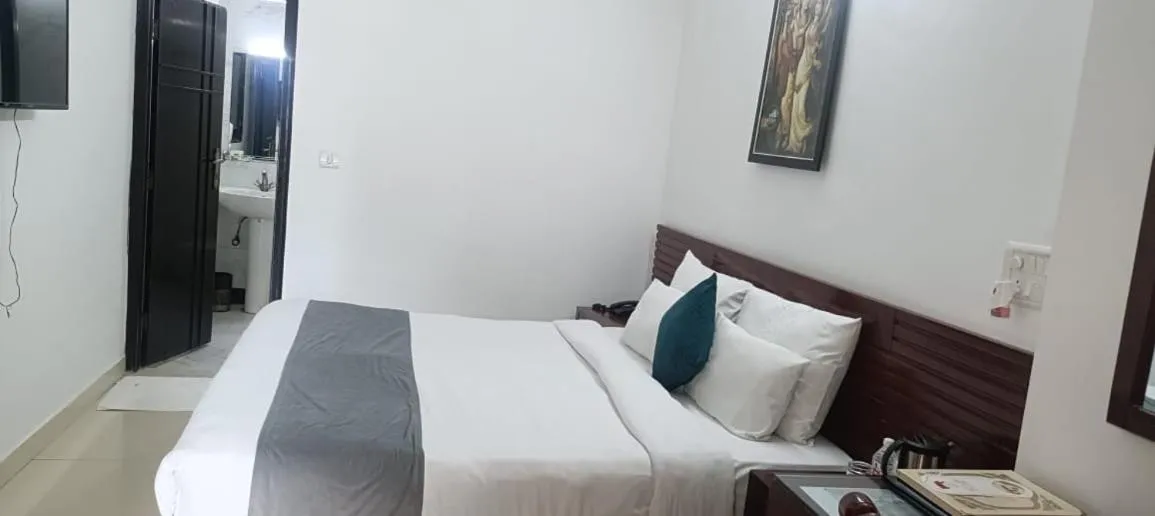 Bed in Hotel Kridha Residency - Opposite Prem Mandir Vrindavan