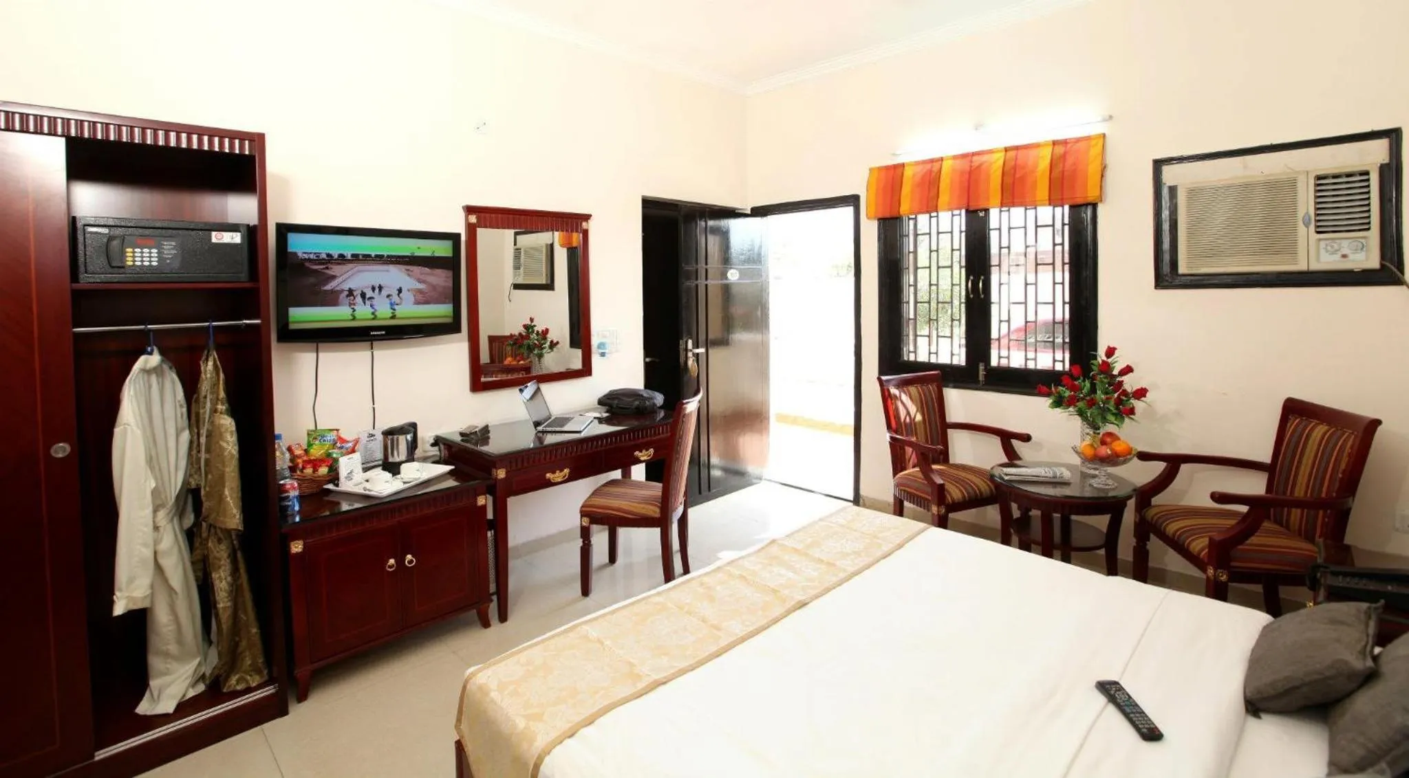 Day, Bed in Hotel Kridha Residency - Opposite Prem Mandir Vrindavan
