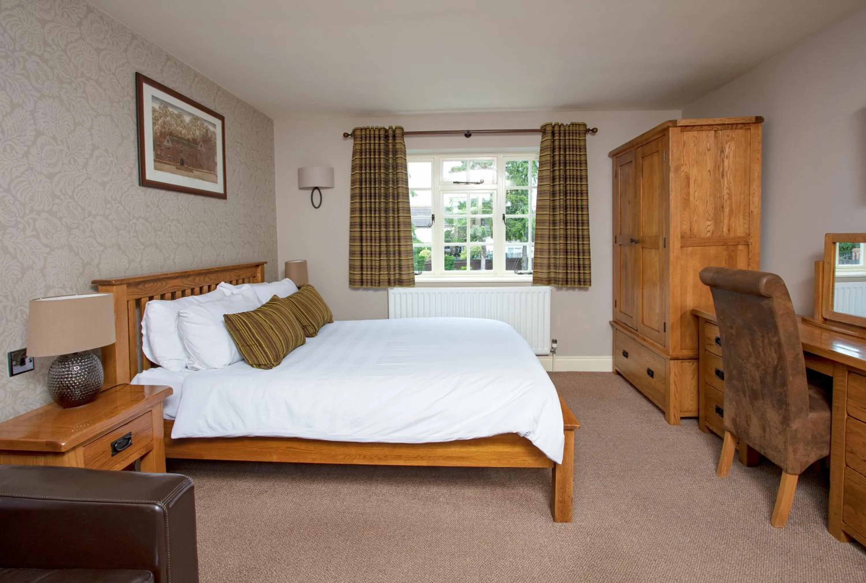 Bedroom, Bed in Broom Hall Inn