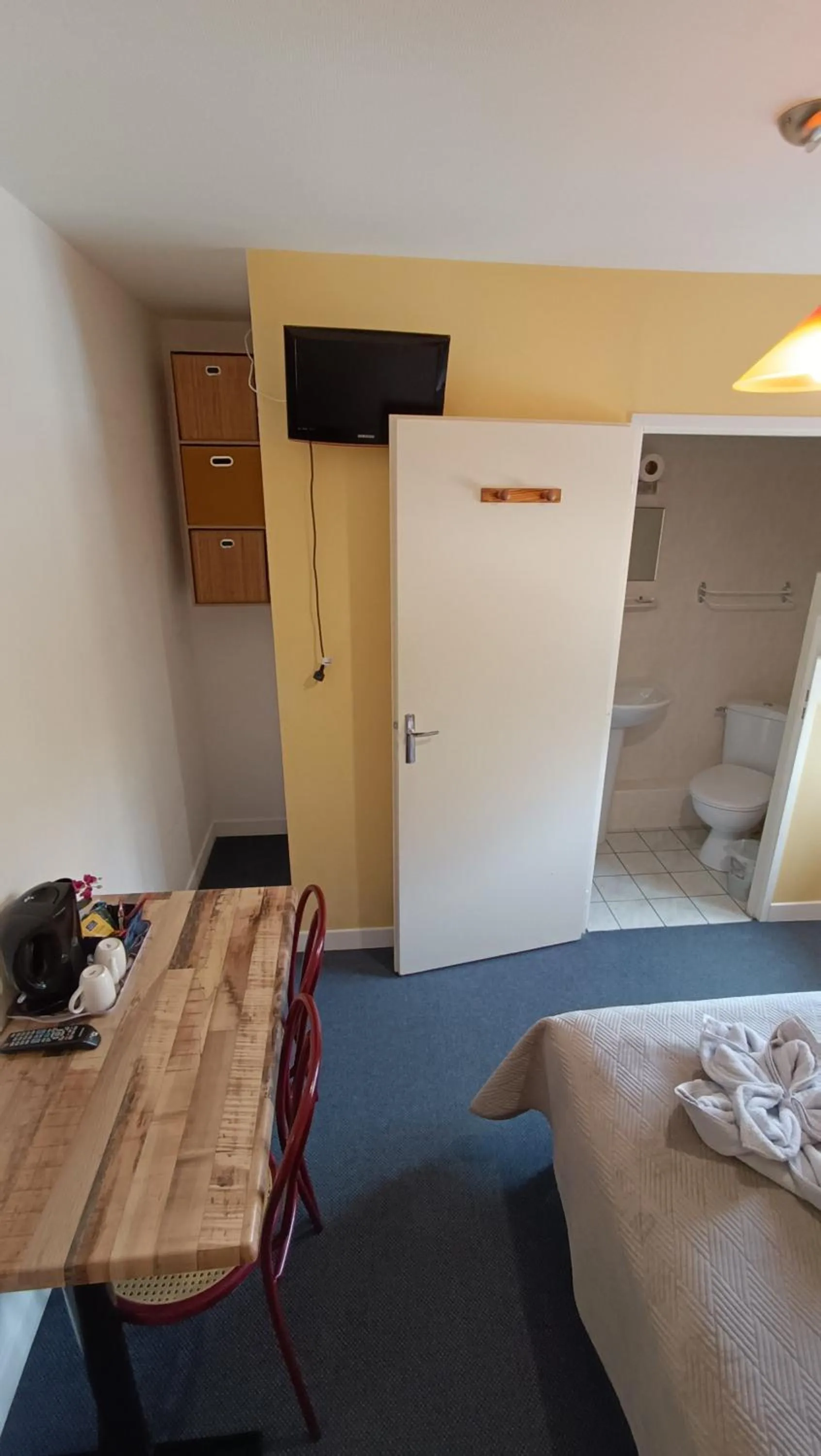 Bedroom, Bed in Hôtel Le Pommeil