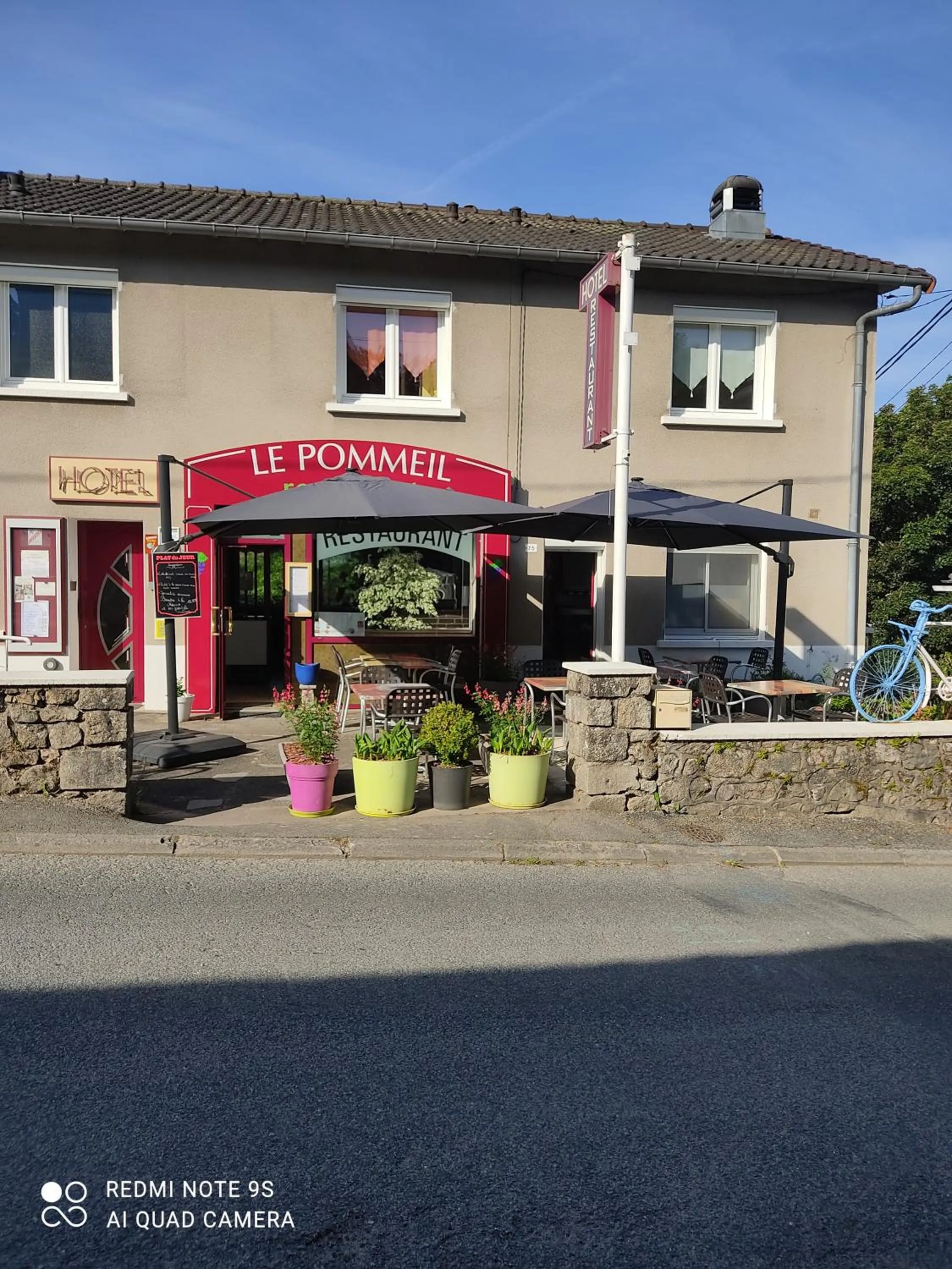 Property building in Hôtel Le Pommeil