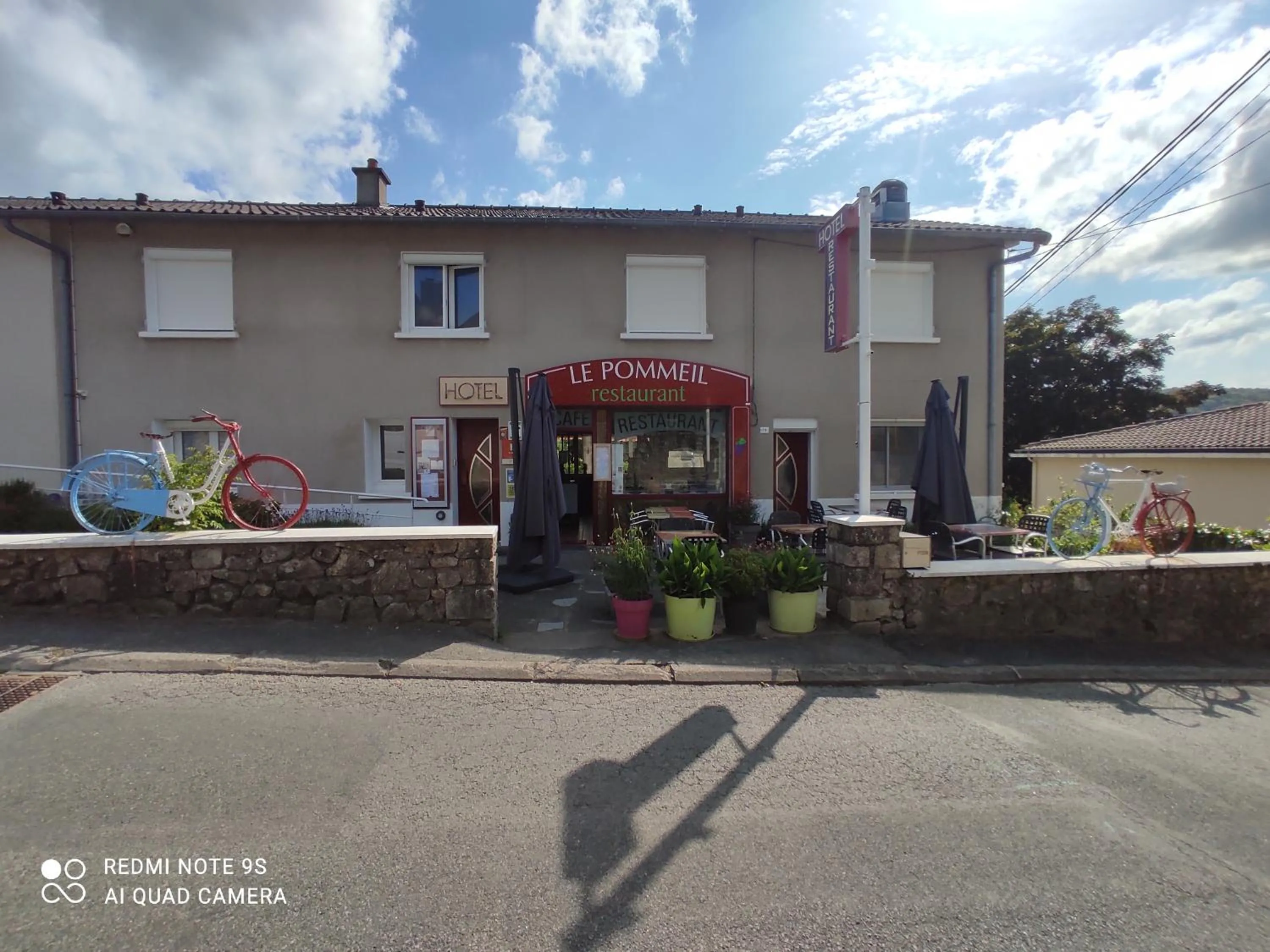 Property building in Hôtel Le Pommeil