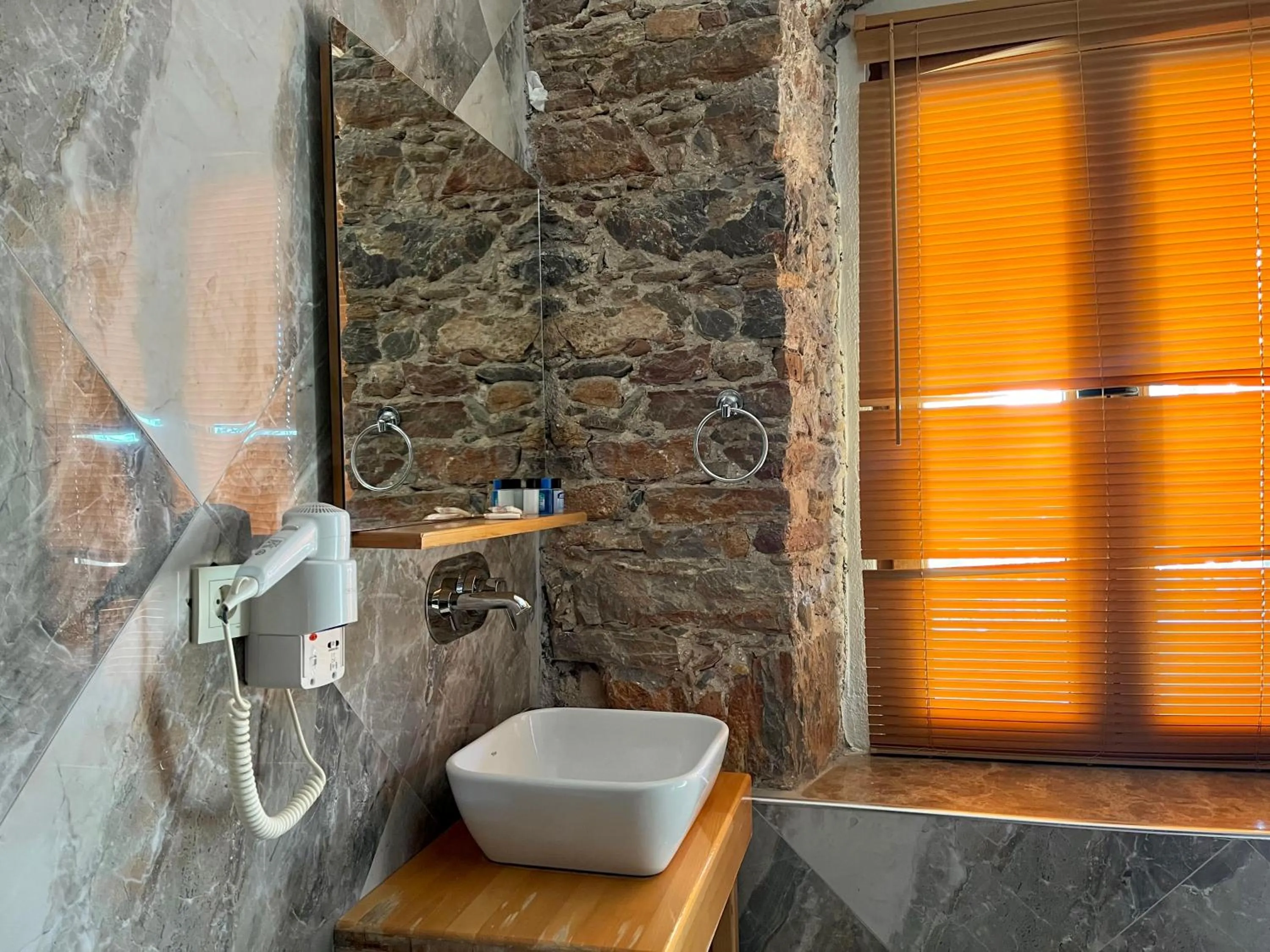 Bathroom in Akkan Hotel