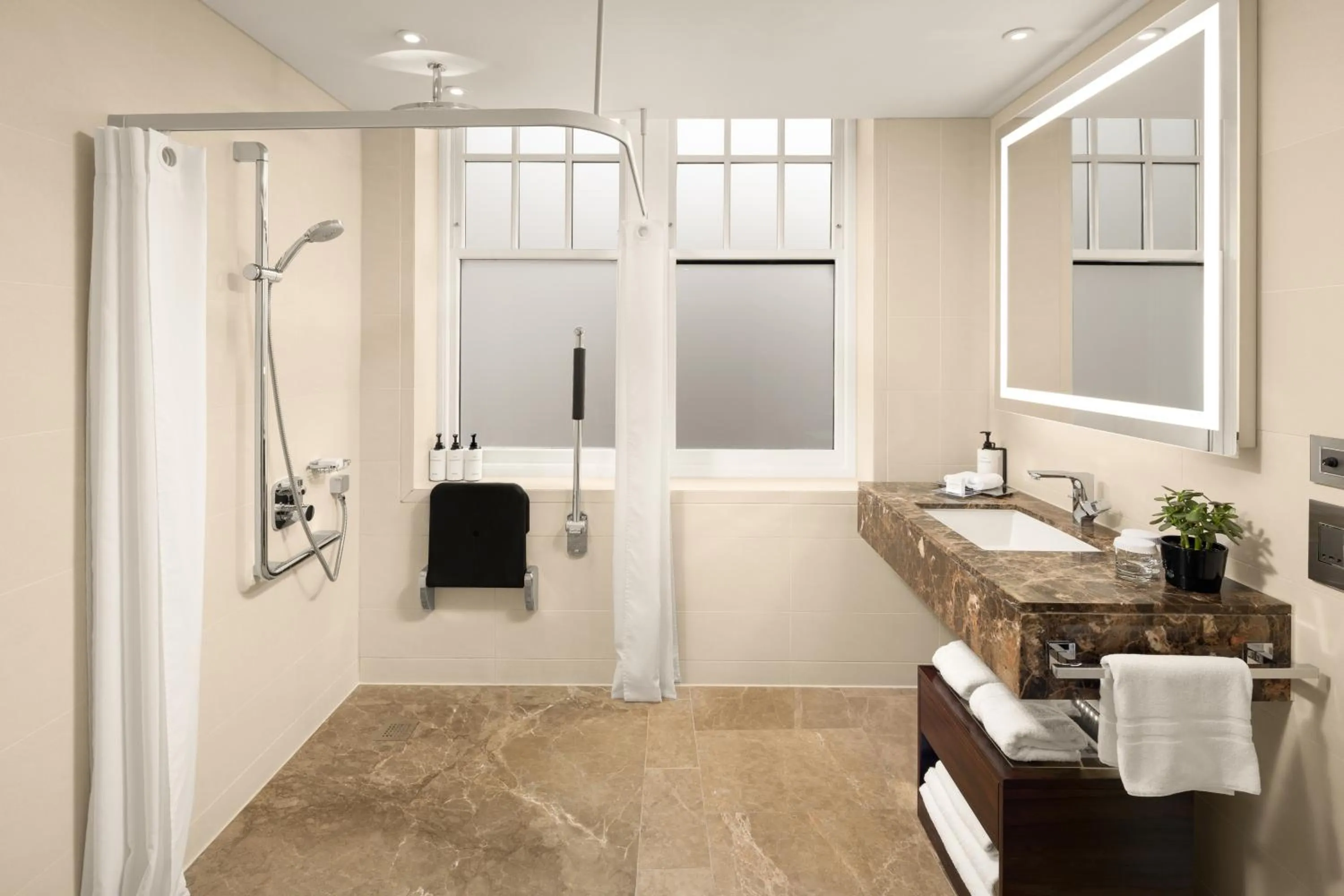 Shower in Conrad London St James