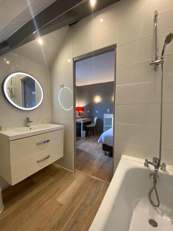 Bathroom in Hotel Le Pelican