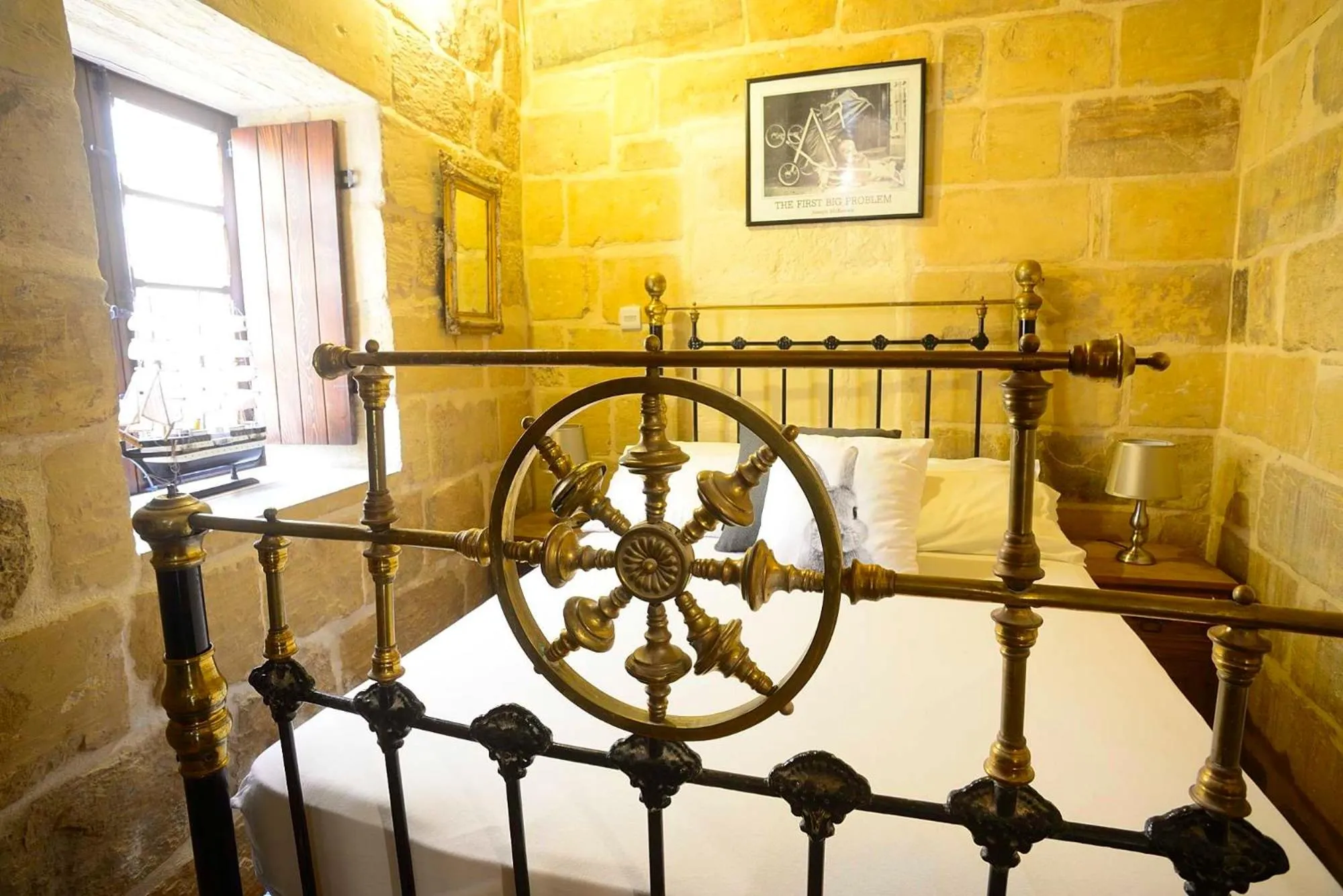 Bedroom, Bed in The Burrow Guest House