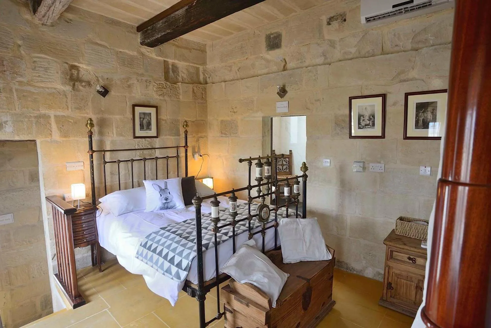 Bedroom, Bed in The Burrow Guest House