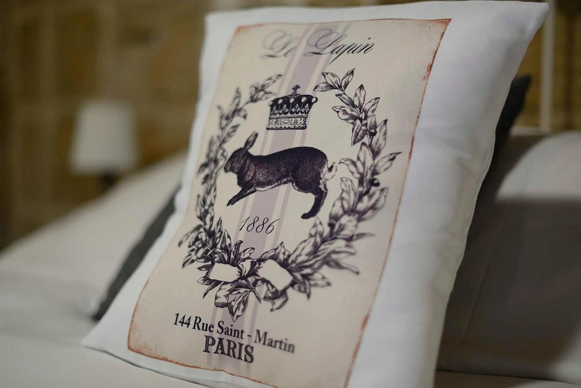 Decorative detail, Bed in The Burrow Guest House