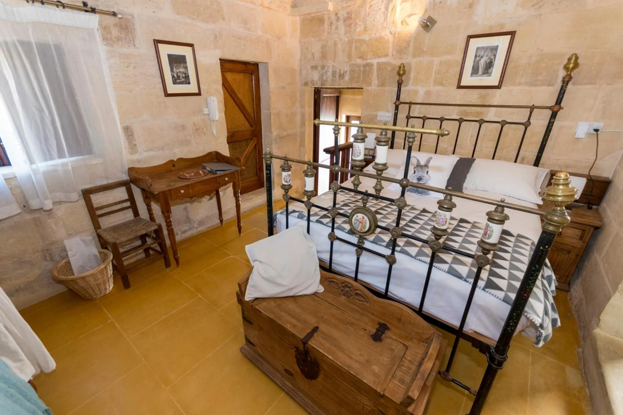 Bedroom, Bed in The Burrow Guest House