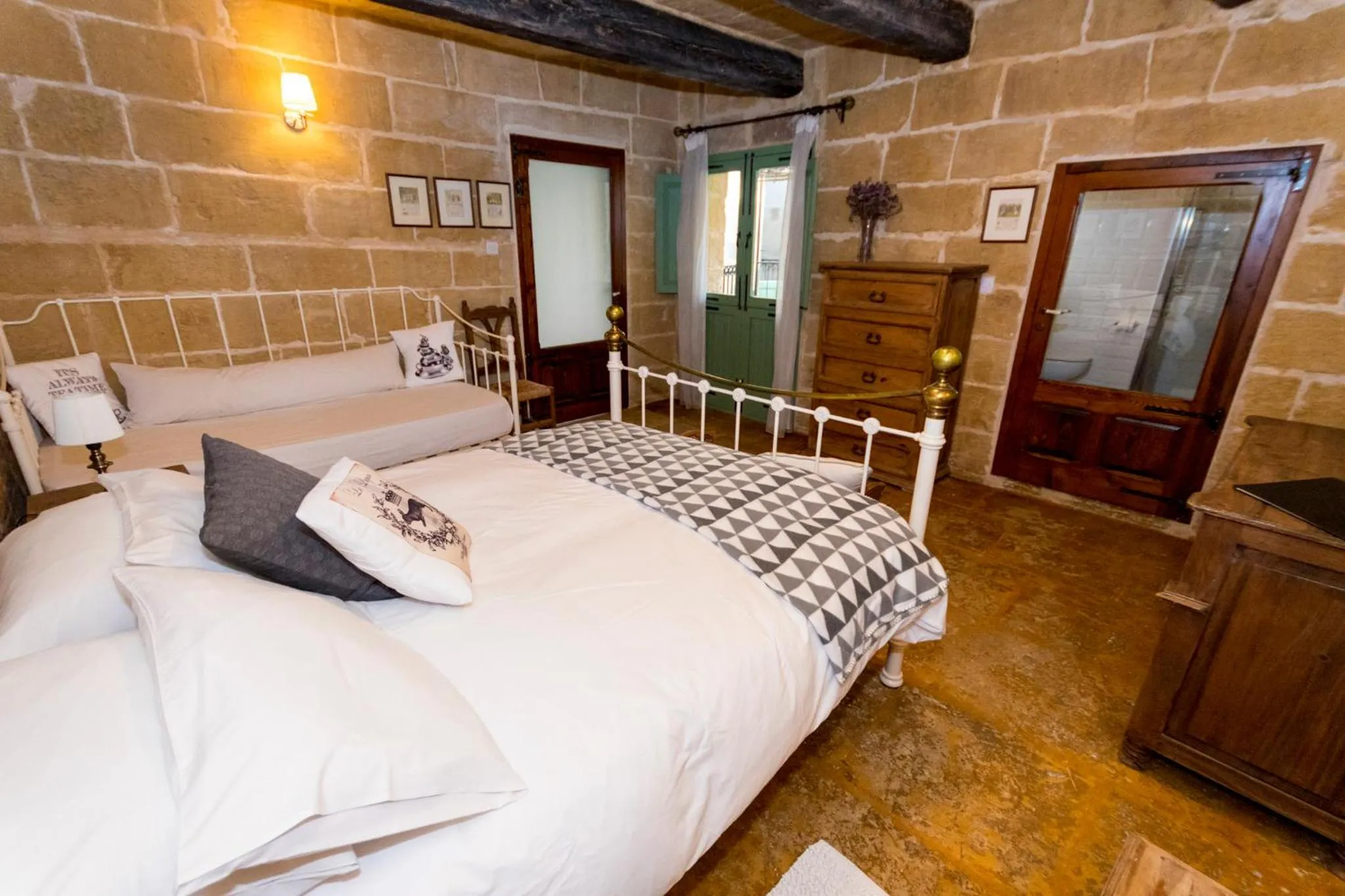 Bedroom, Bed in The Burrow Guest House