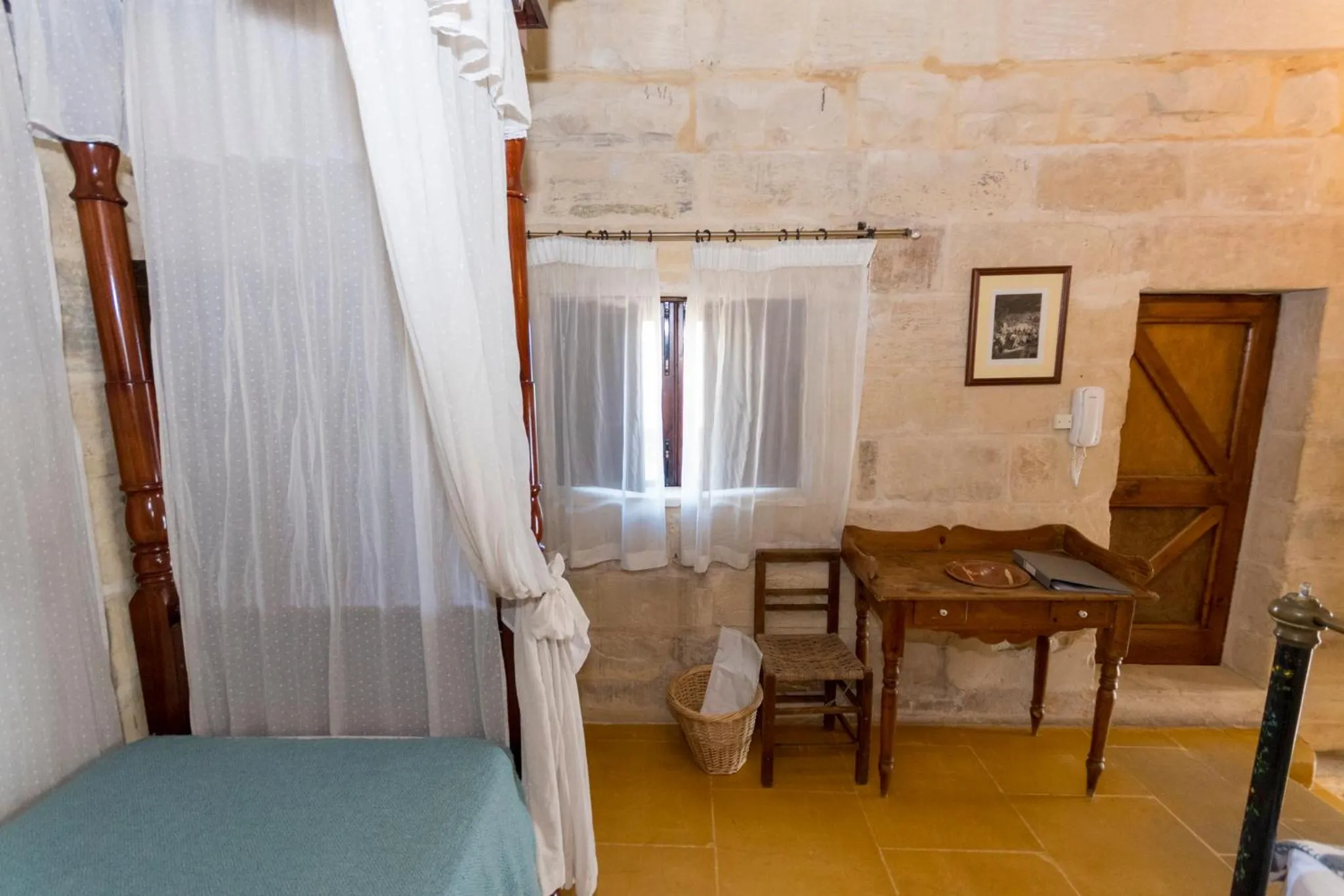 Bedroom, Bed in The Burrow Guest House
