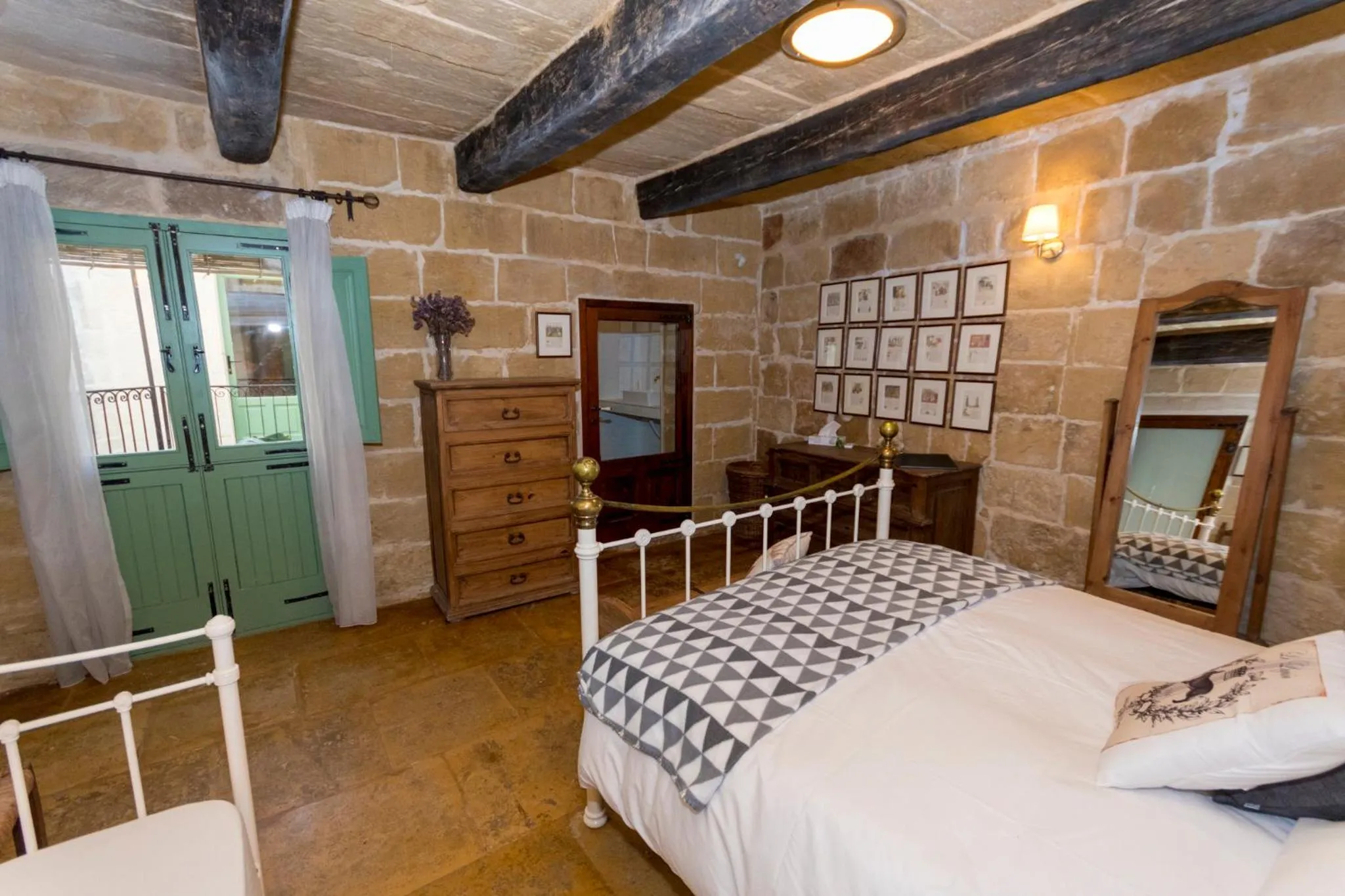 Bedroom, Bed in The Burrow Guest House