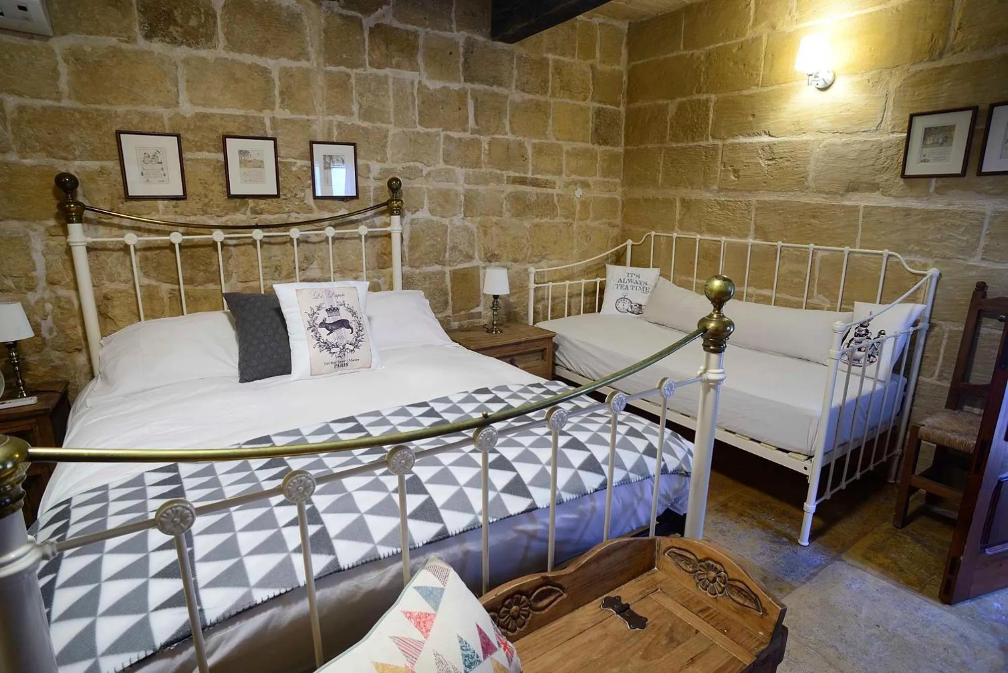 Bedroom, Bed in The Burrow Guest House