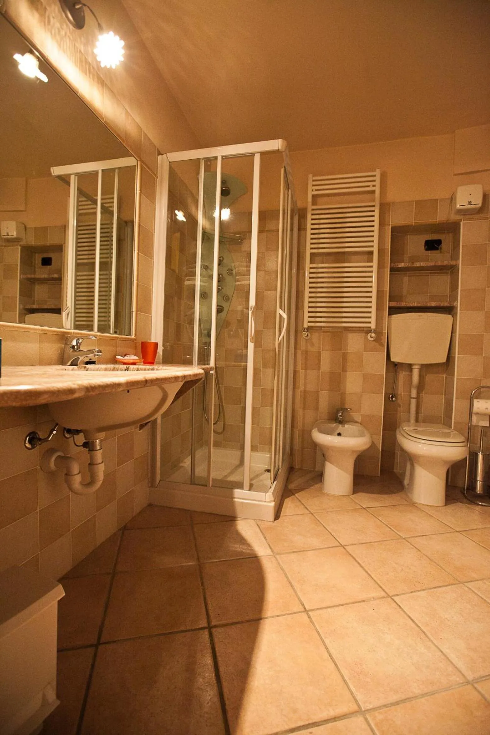 Bathroom in Hotel Rainero