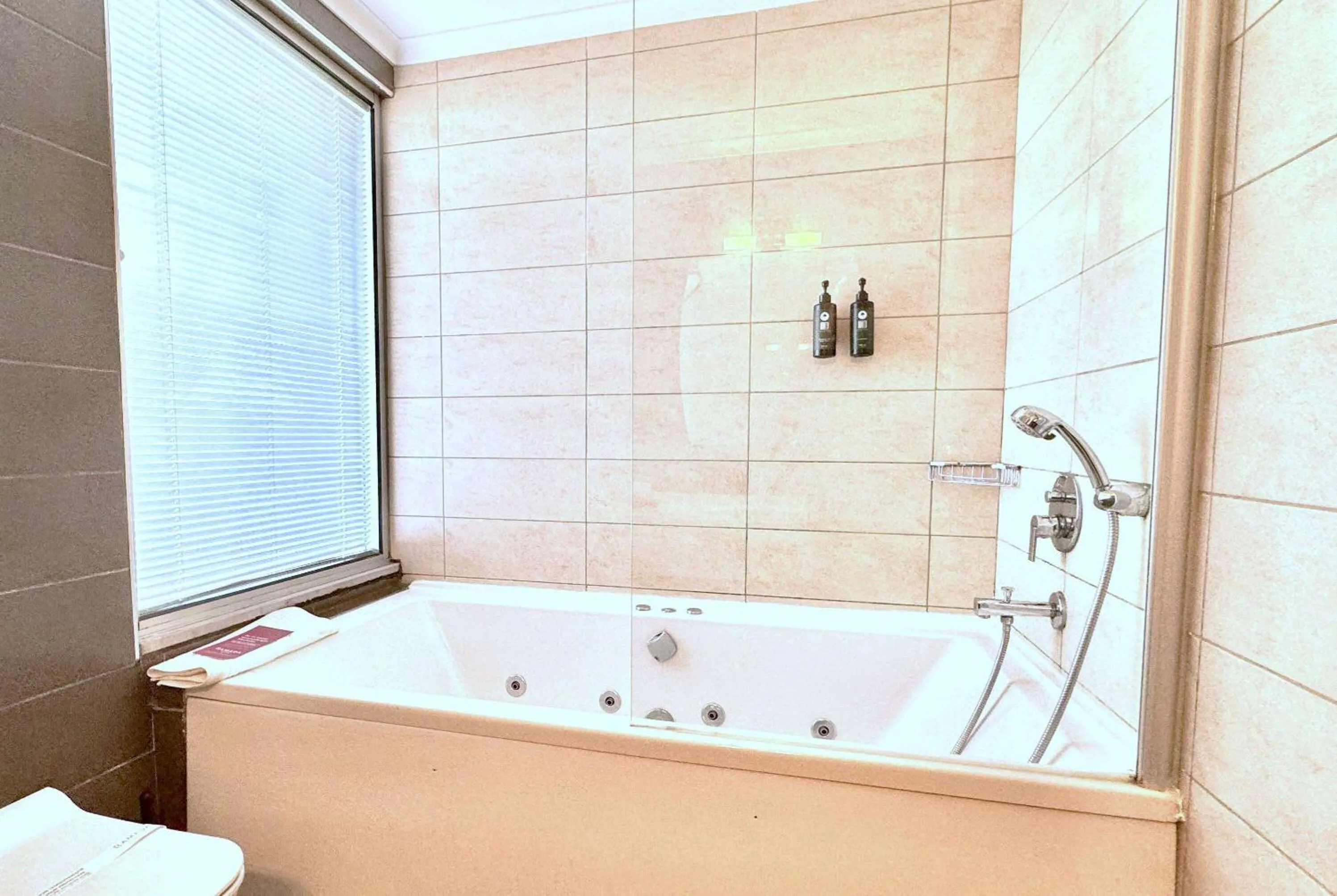 TV and multimedia in Ramada by Wyndham Tekirdağ