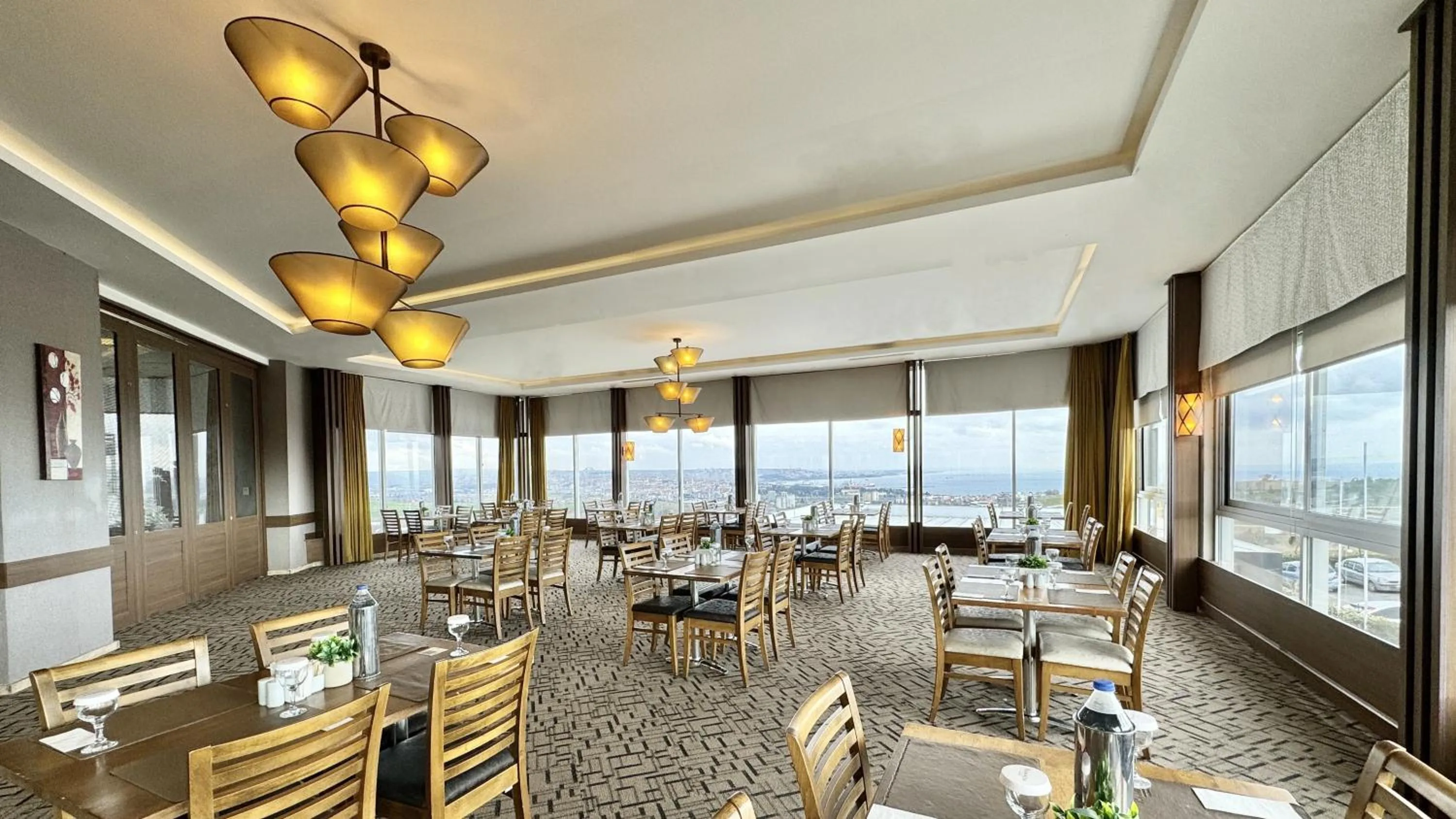 Restaurant/places to eat in Ramada by Wyndham Tekirdağ