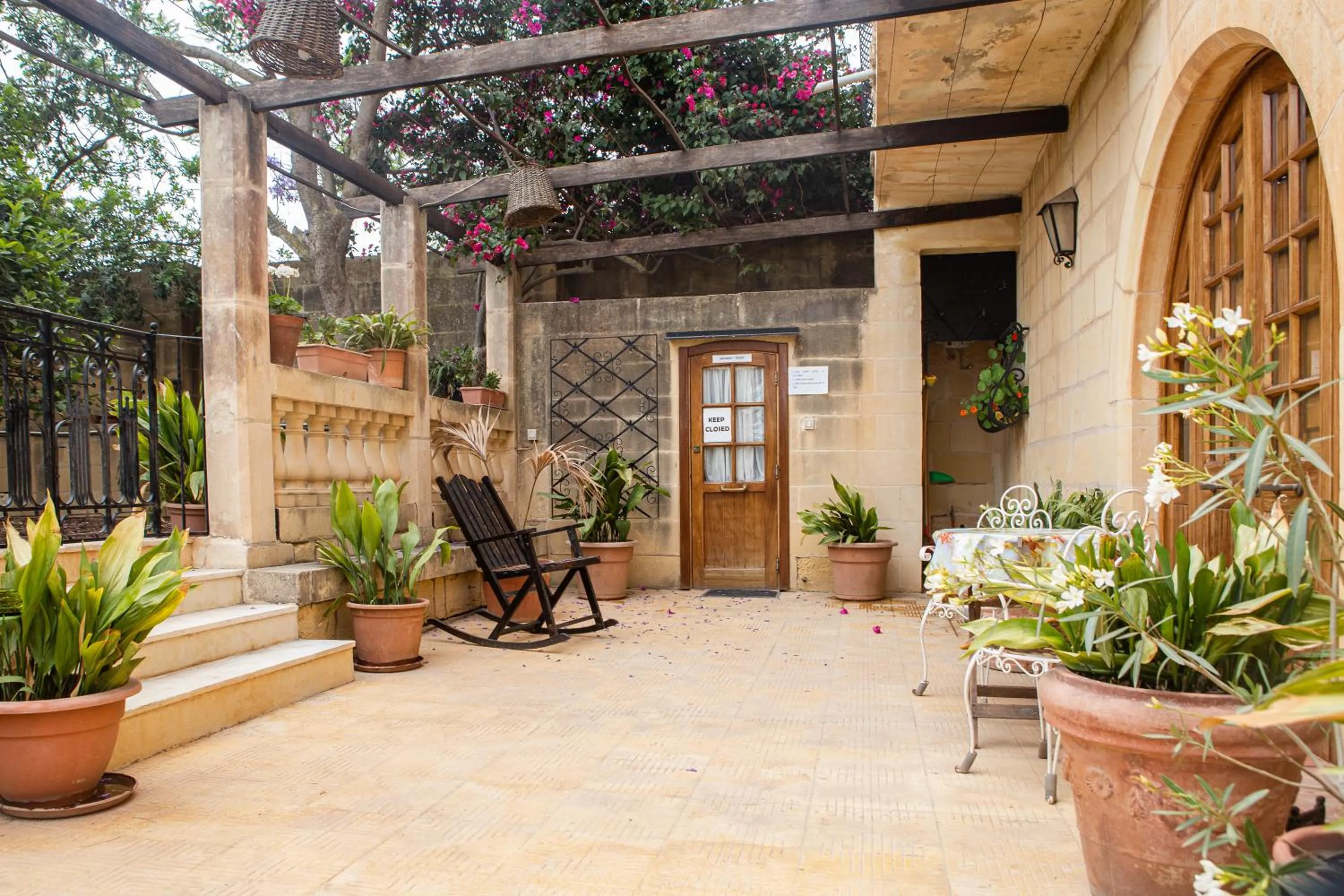 Property building in Ta' Bertu Host Family Bed & Breakfast