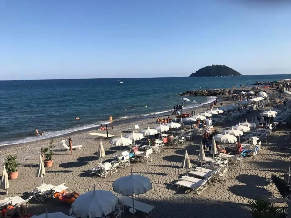 Beach in Residence Borgomare