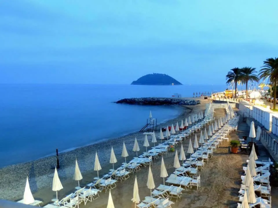 Beach in Residence Borgomare