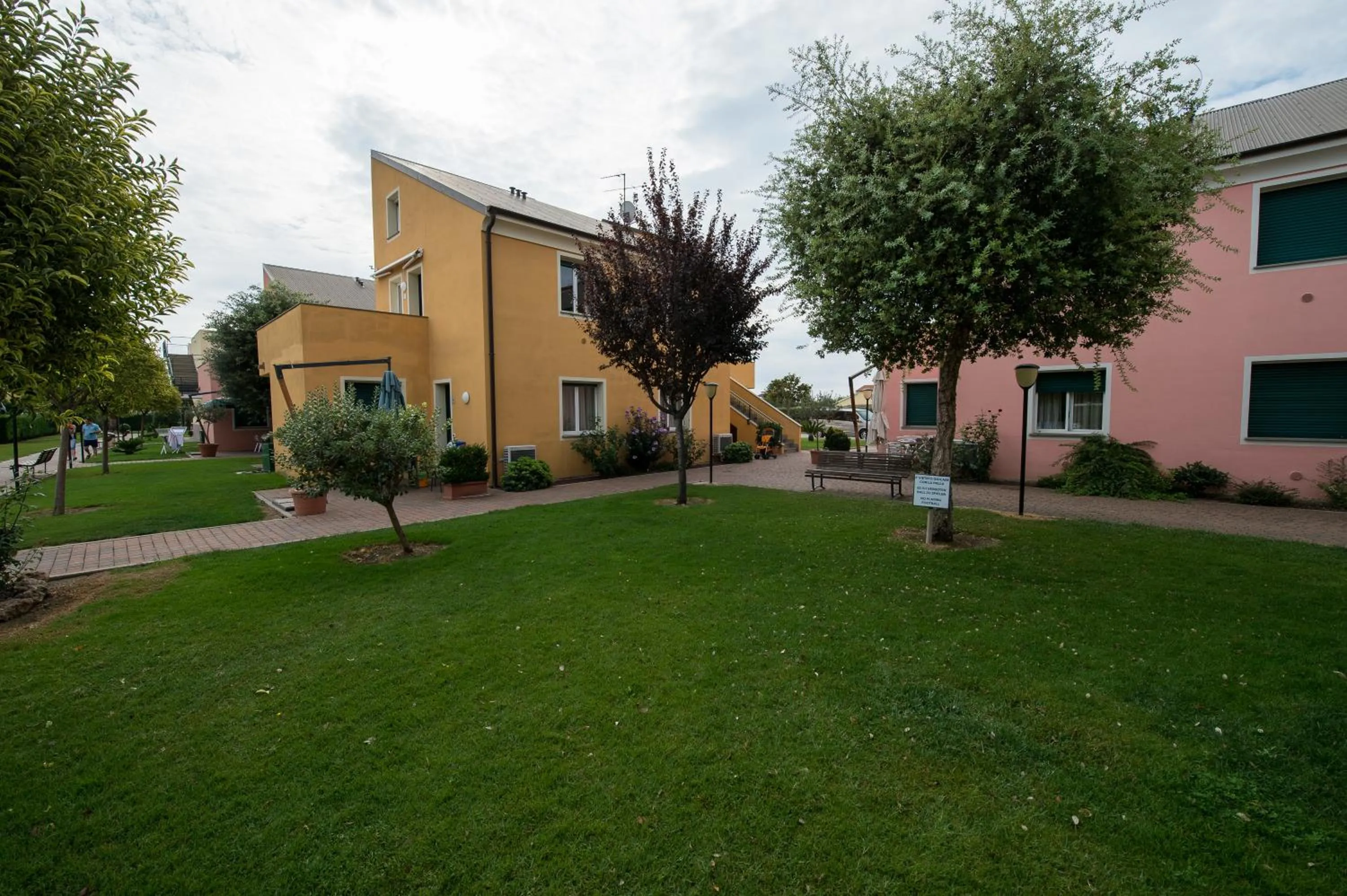 Facade/entrance in Residence Borgomare