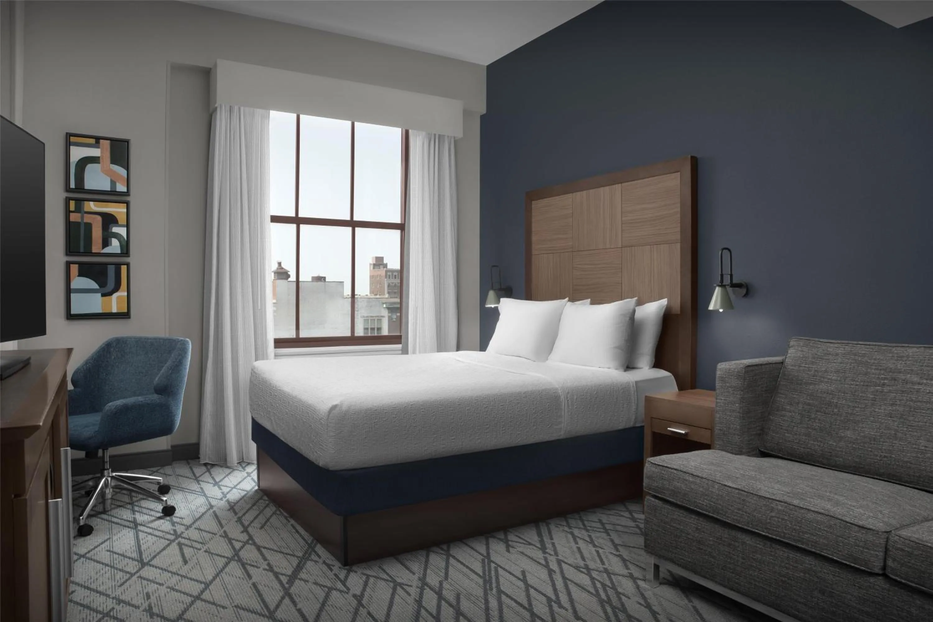 Bedroom, Bed in Hampton Inn Indianapolis Downtown Across from Circle Centre