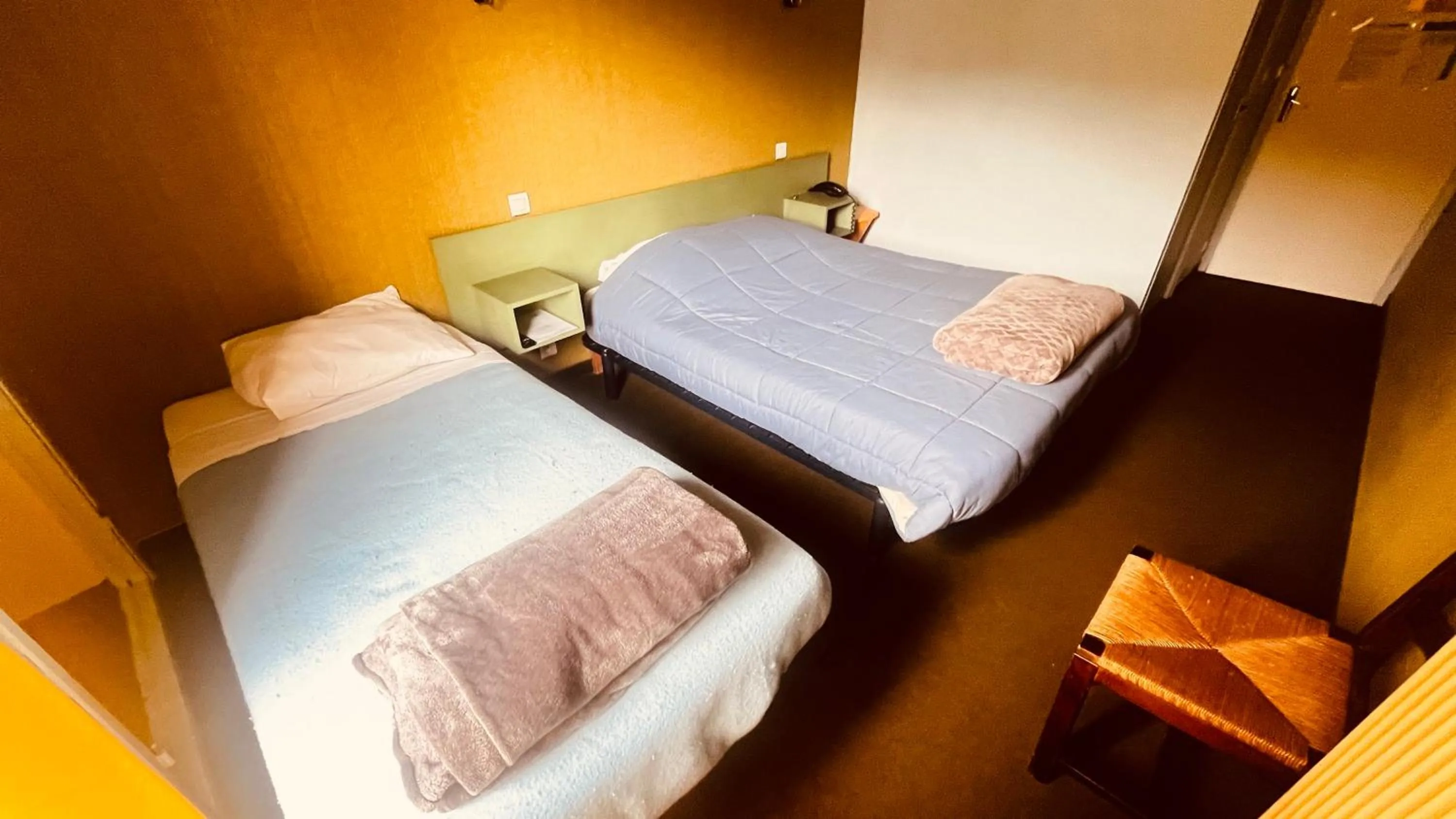 Bed in Hotel Restaurant L'AGAPANTHE