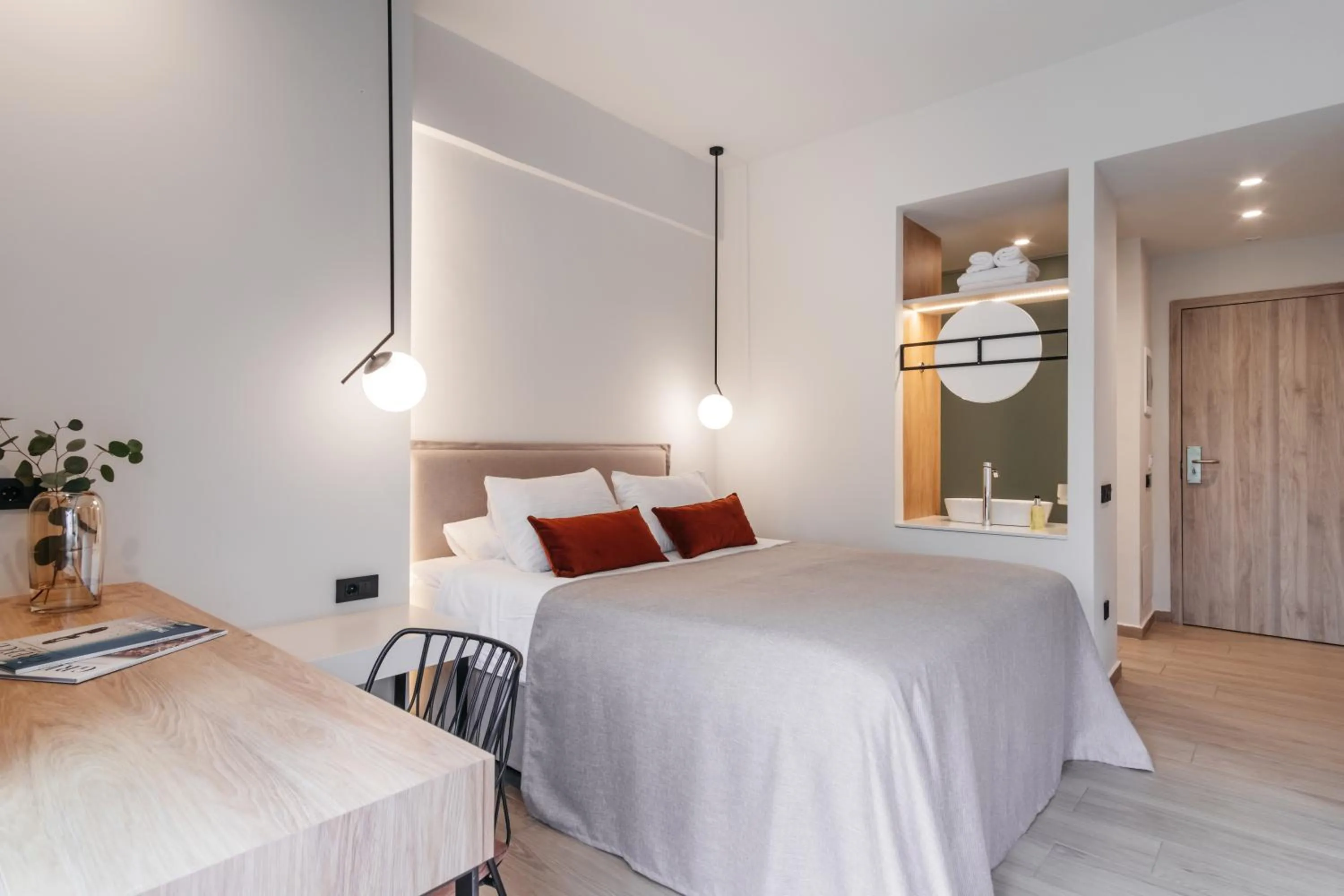 Bedroom, Bed in The City Hotel & Suites