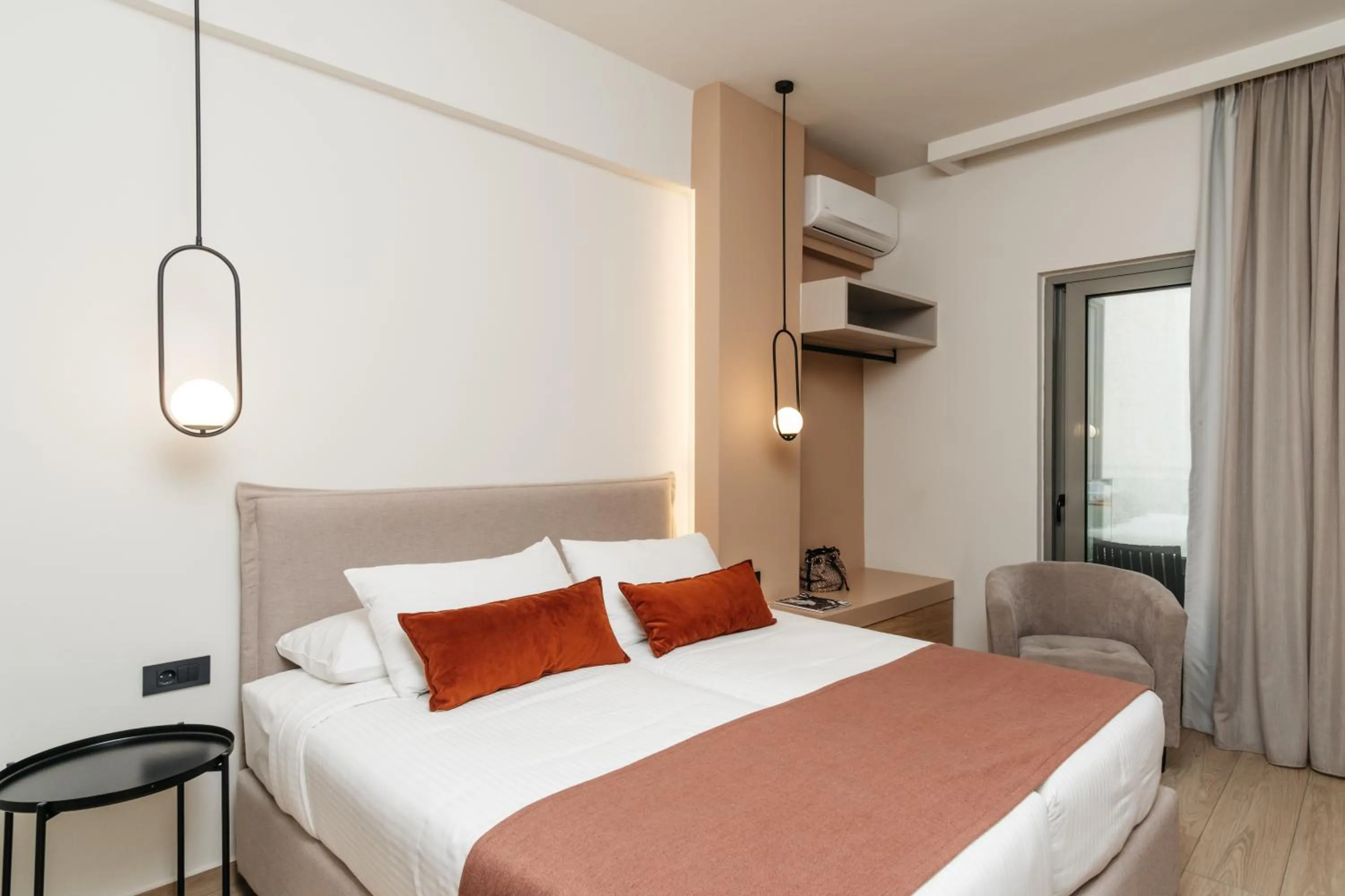 Pool view, Bed in The City Hotel & Suites