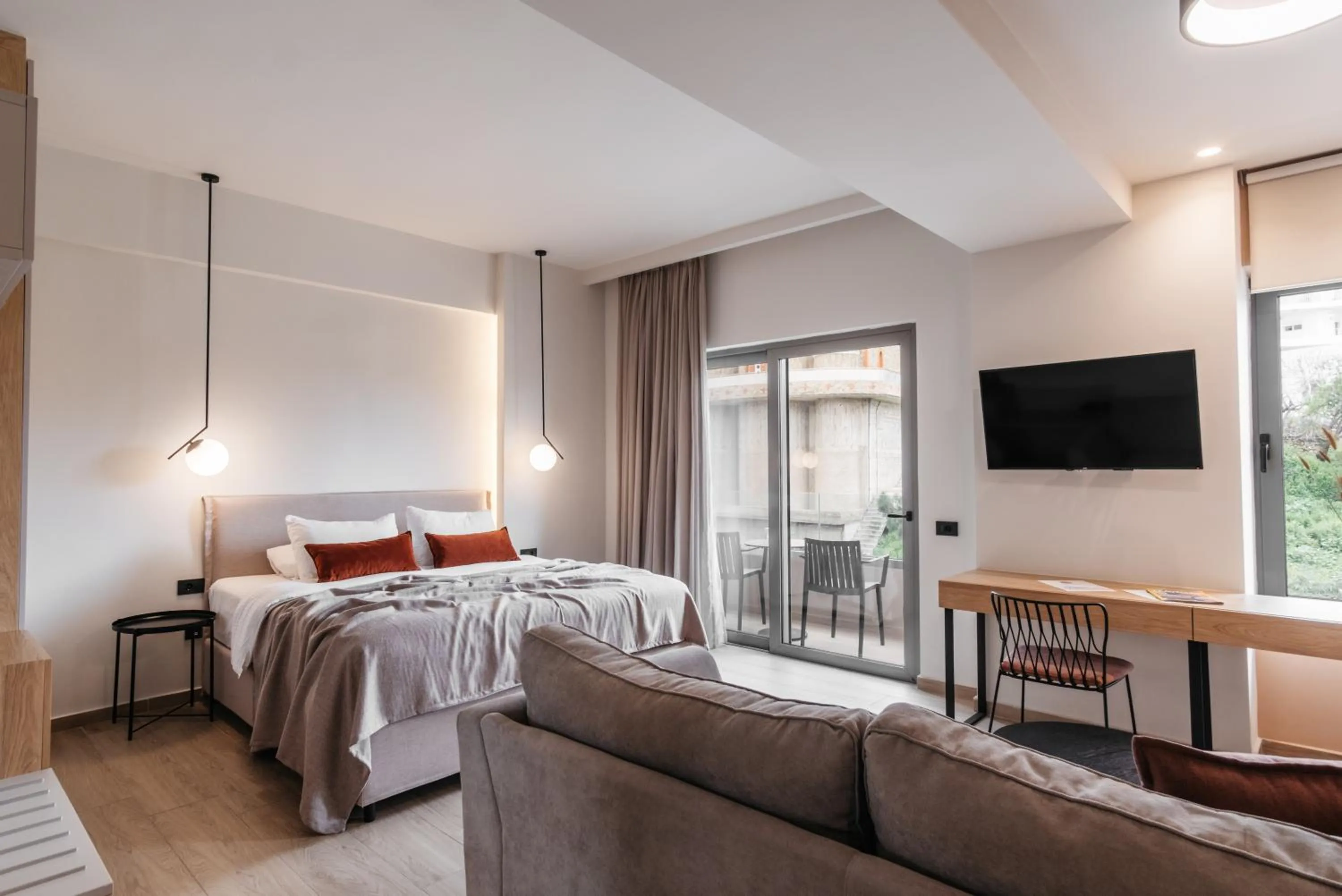 View (from property/room), Bed in The City Hotel & Suites