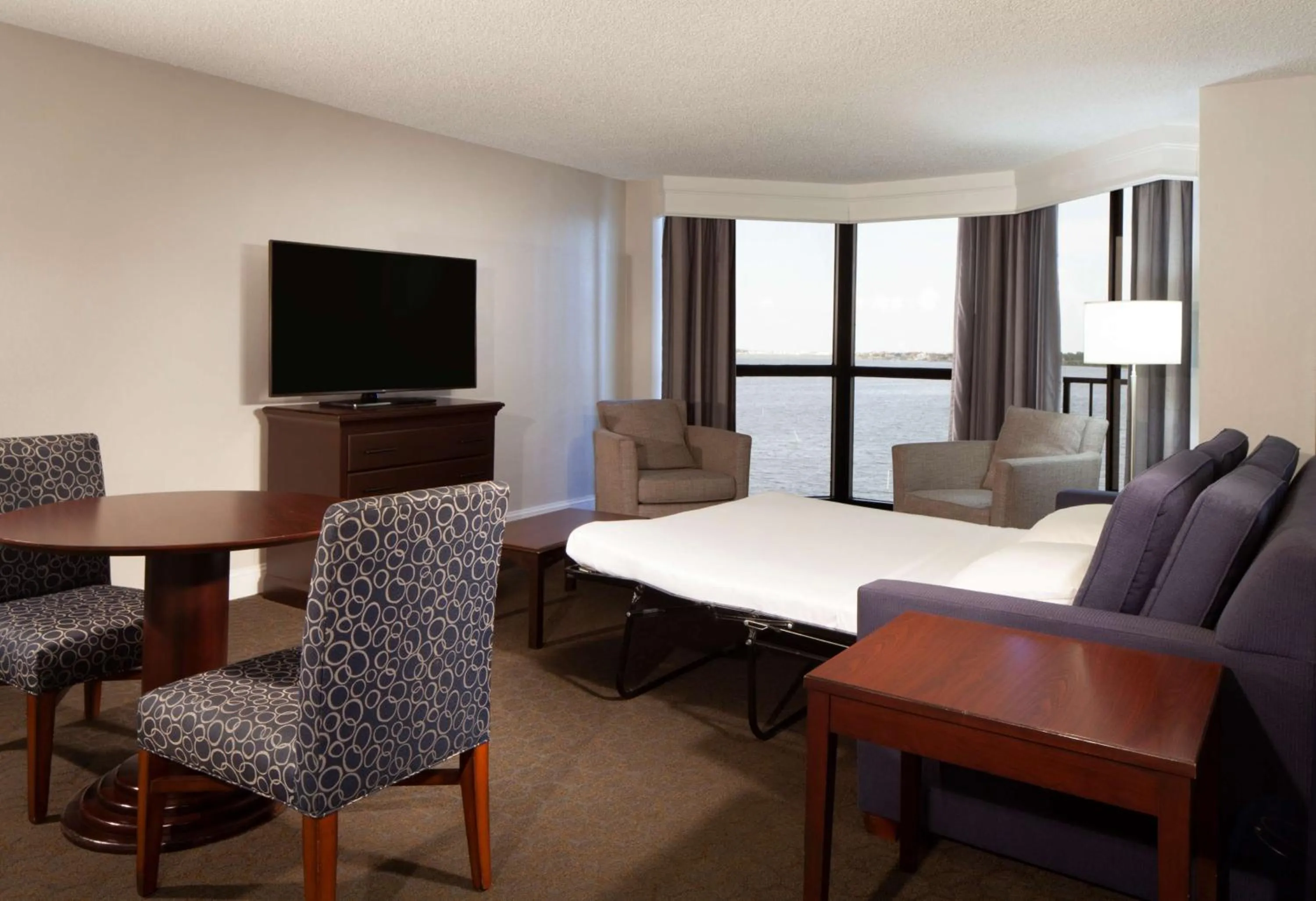 Living room, Bed in Hilton Houston NASA Clear Lake