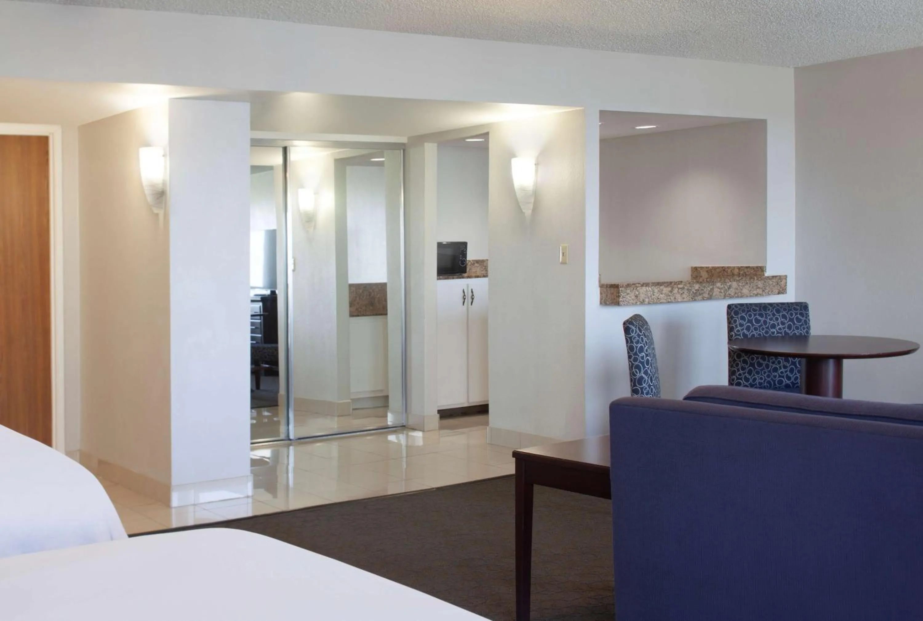 Living room, Bed in Hilton Houston NASA Clear Lake