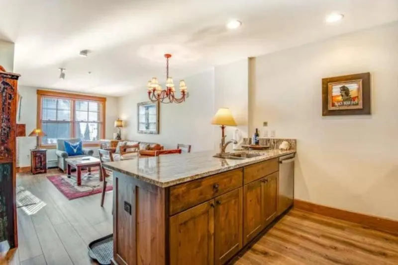 Kitchen or kitchenette in 1 Bedroom Springs Condo In River Run Village Just 75 Yards From The River Run Gondola