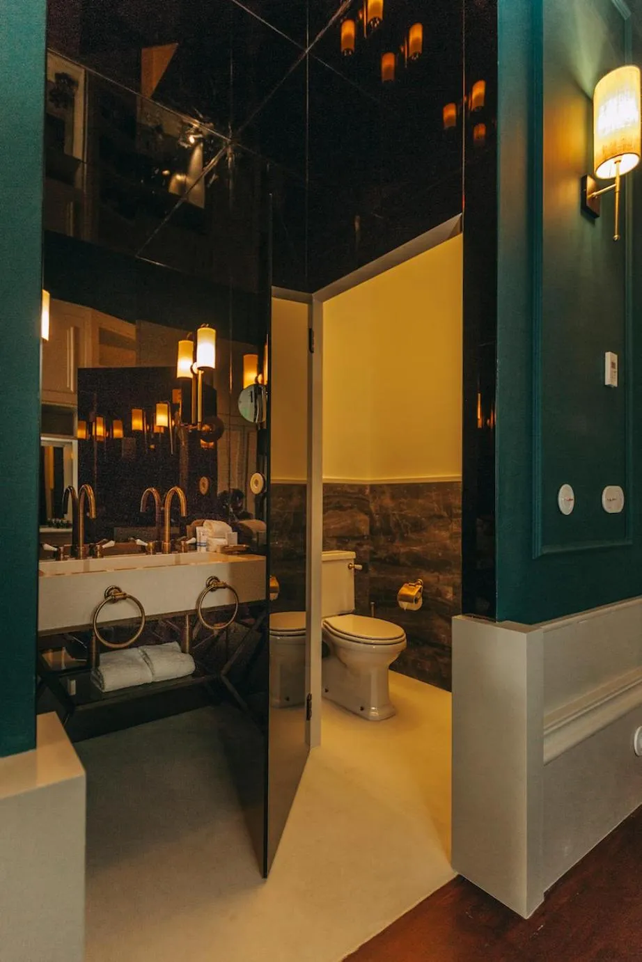 Bathroom, Bed in Torel 1884 Suites & Apartments