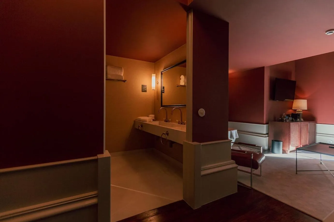 Bathroom, Bed in Torel 1884 Suites & Apartments