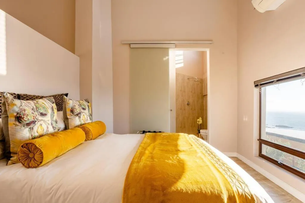Bedroom, Bed in Aqua Terra Boutique Guesthouse - Simon's Town, Cape Town