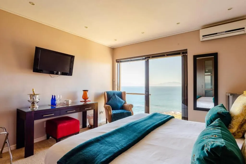 Bed in Aqua Terra Boutique Guesthouse - Simon's Town, Cape Town
