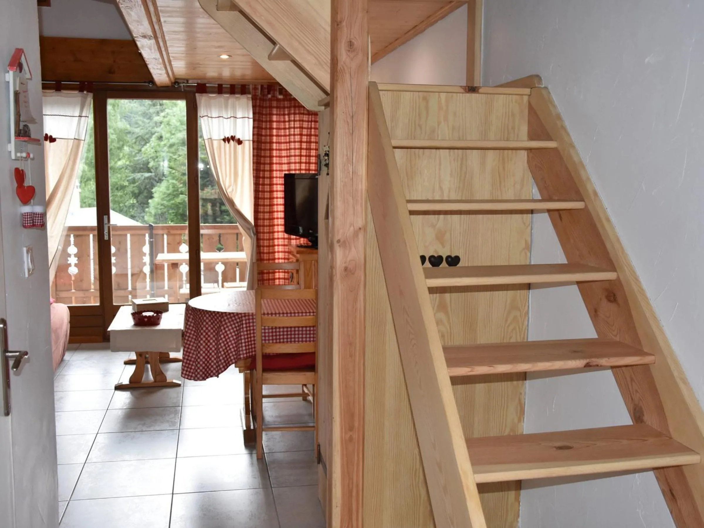 Studio mezzanine à Champagny, 4 pers, balcon sud - FR-1-464-17