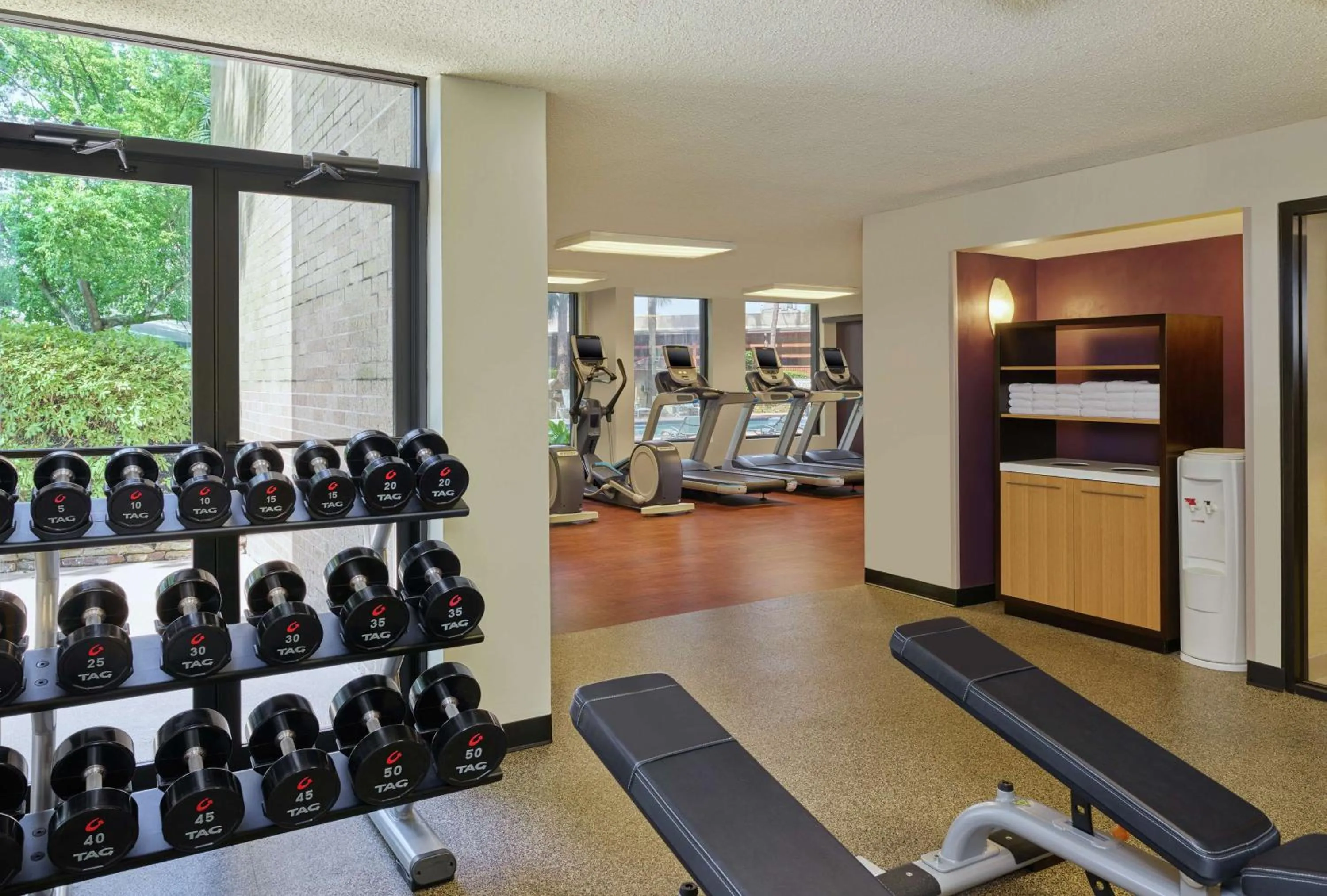 Fitness centre/facilities in DoubleTree by Hilton Houston Intercontinental Airport