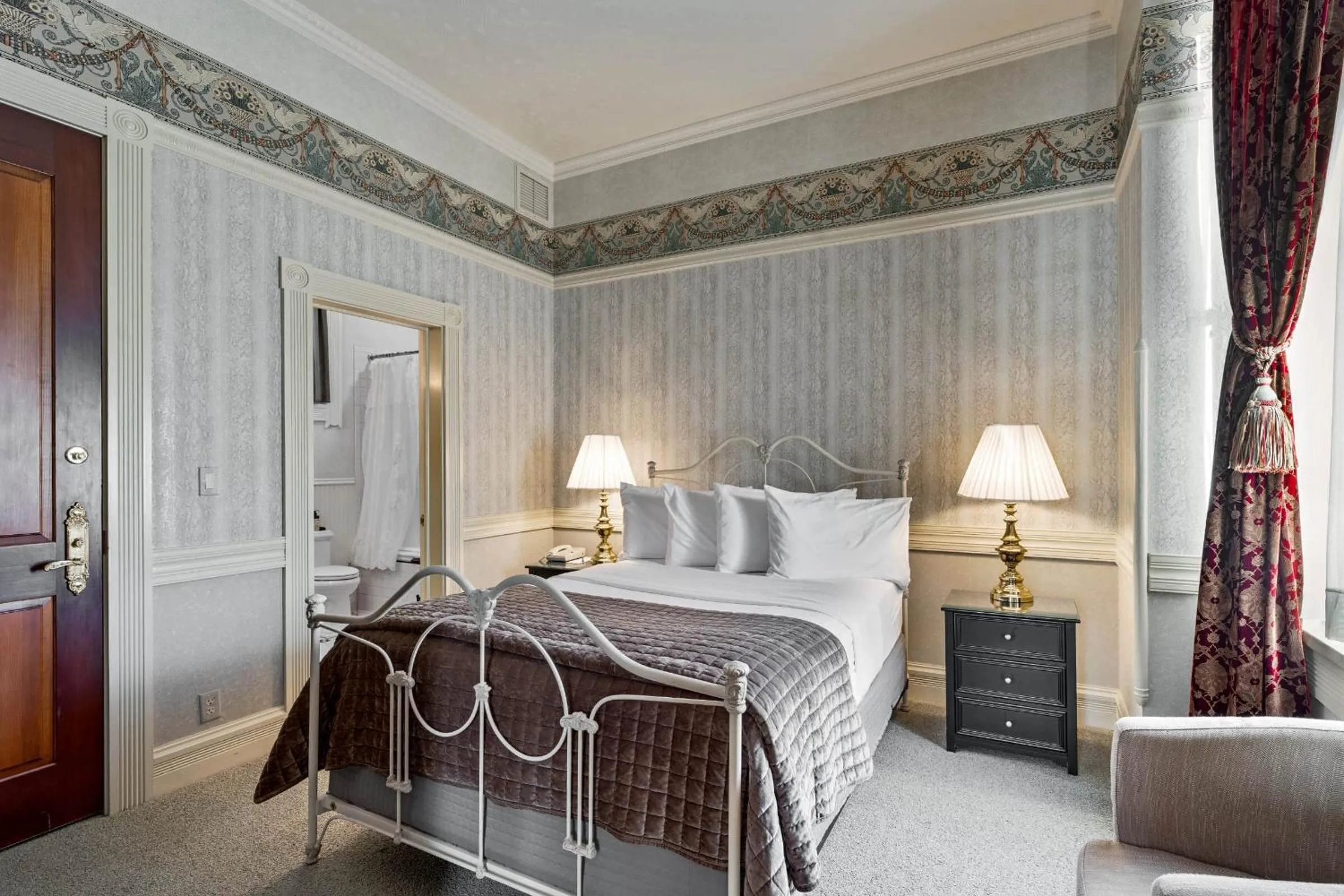 Bed in Beaumont Hotel and Spa - Adults Only