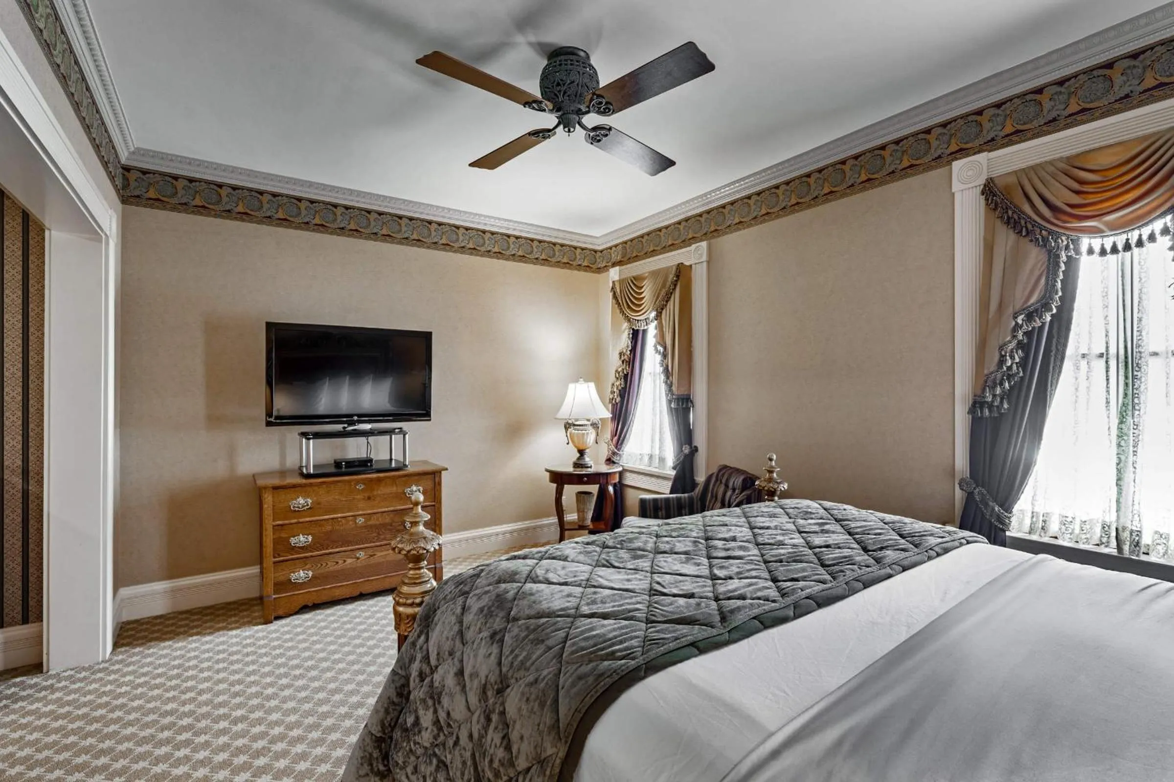 Bed in Beaumont Hotel and Spa - Adults Only