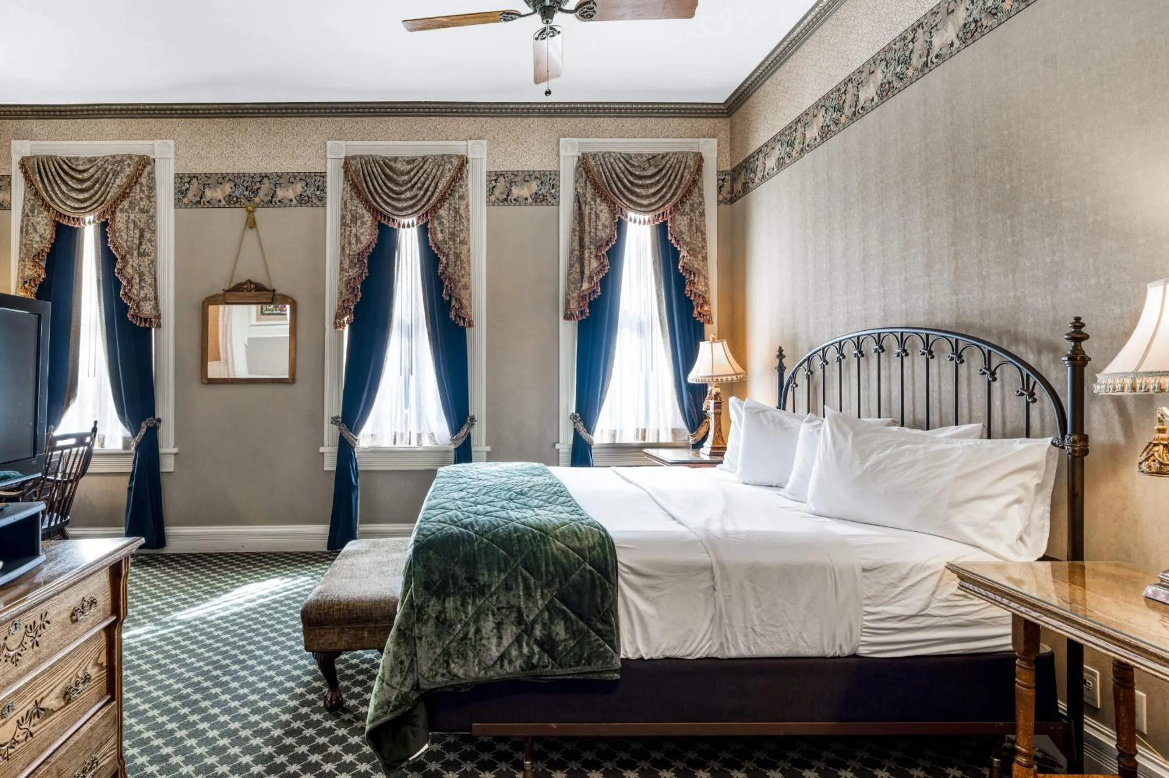 Bed in Beaumont Hotel and Spa - Adults Only