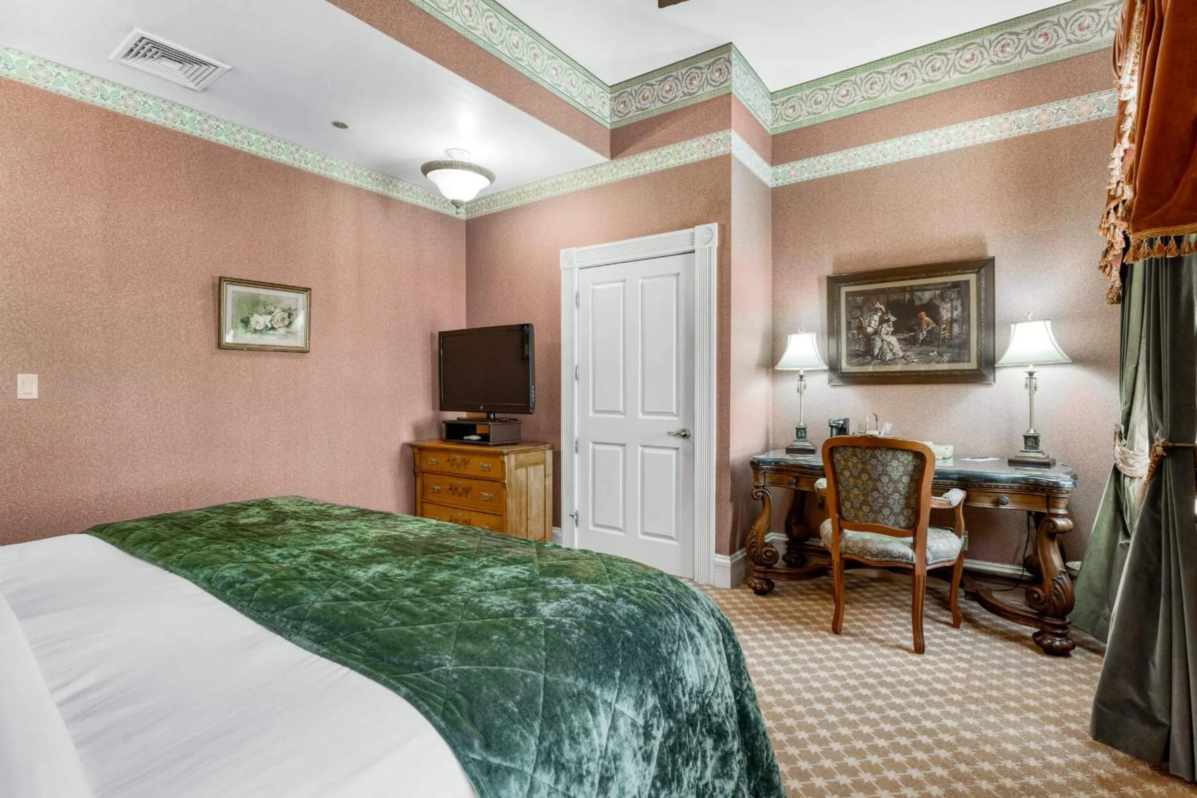 Bed in Beaumont Hotel and Spa - Adults Only