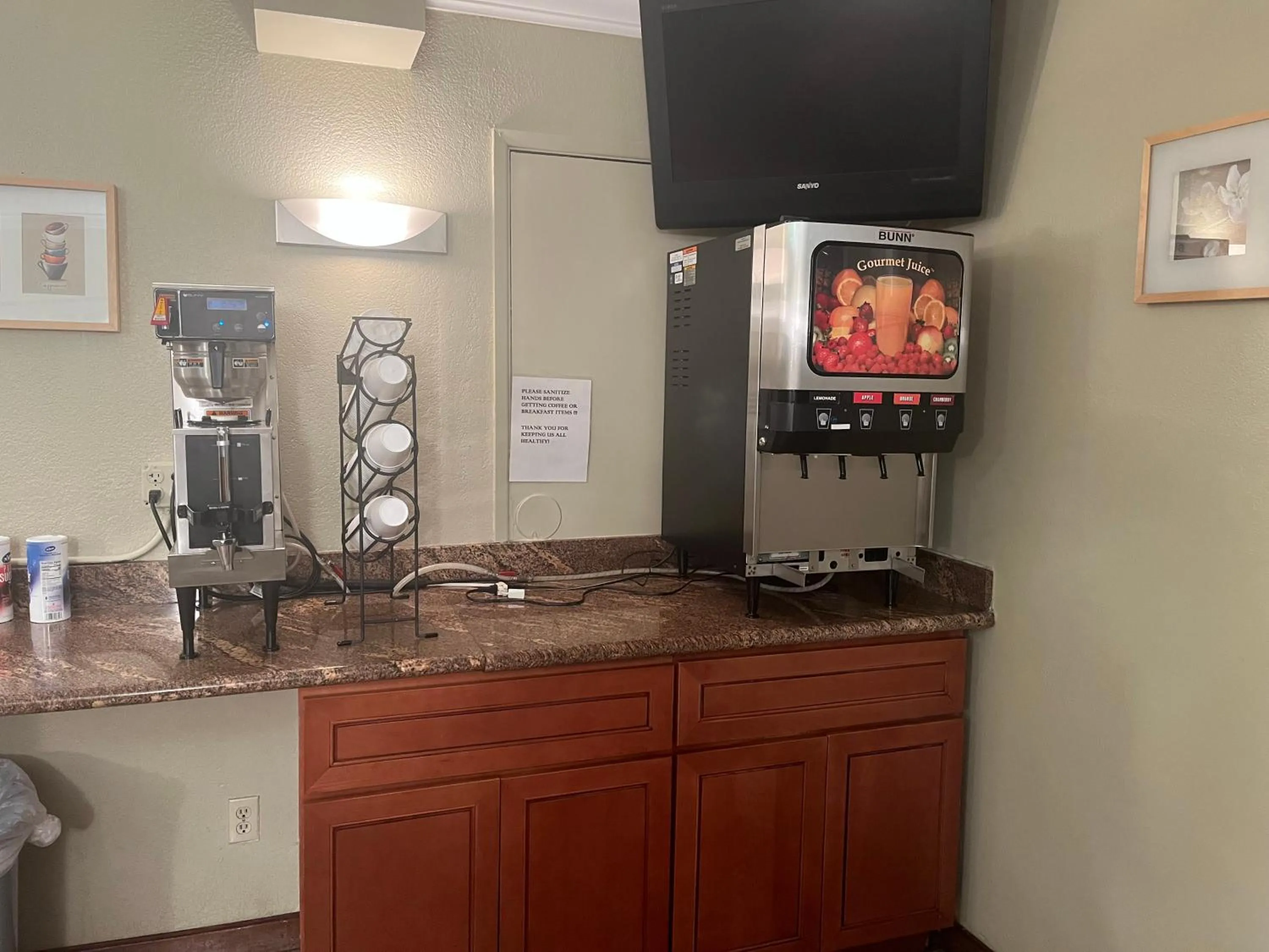 Breakfast in Western Inn Lakewood