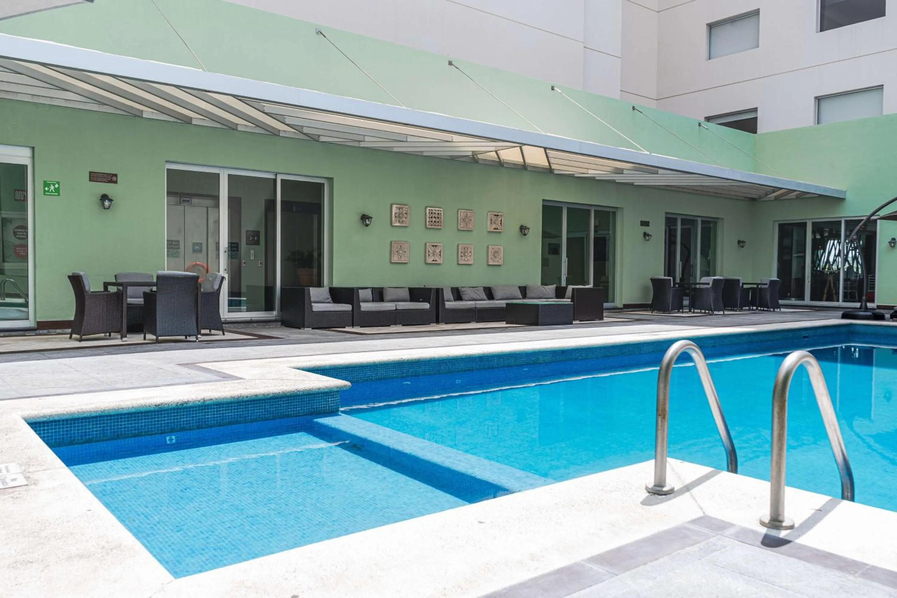 Pool view in Hampton by Hilton Veracruz Boca Del Rio