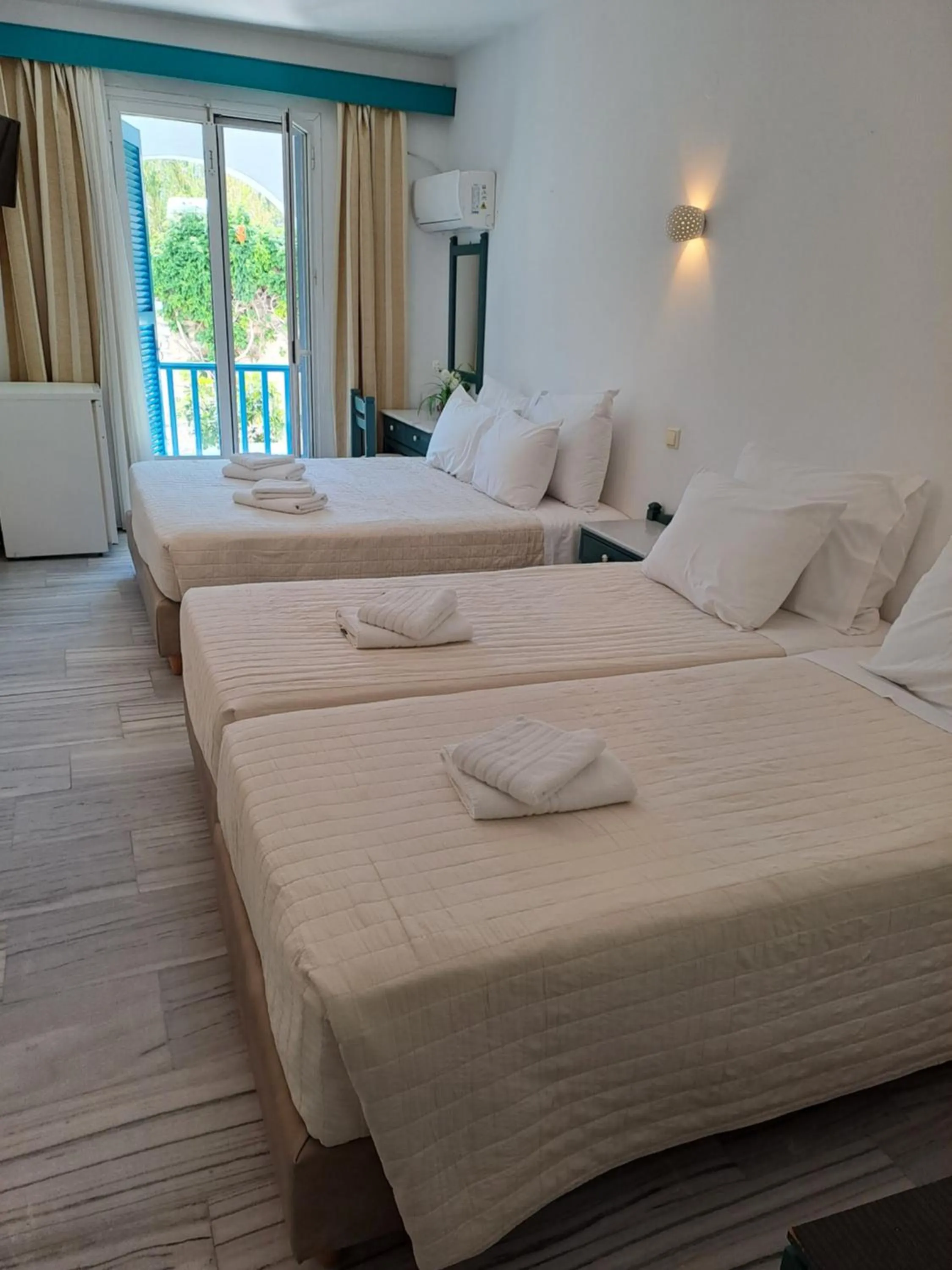 Bedroom, Bed in Hotel Aegeon