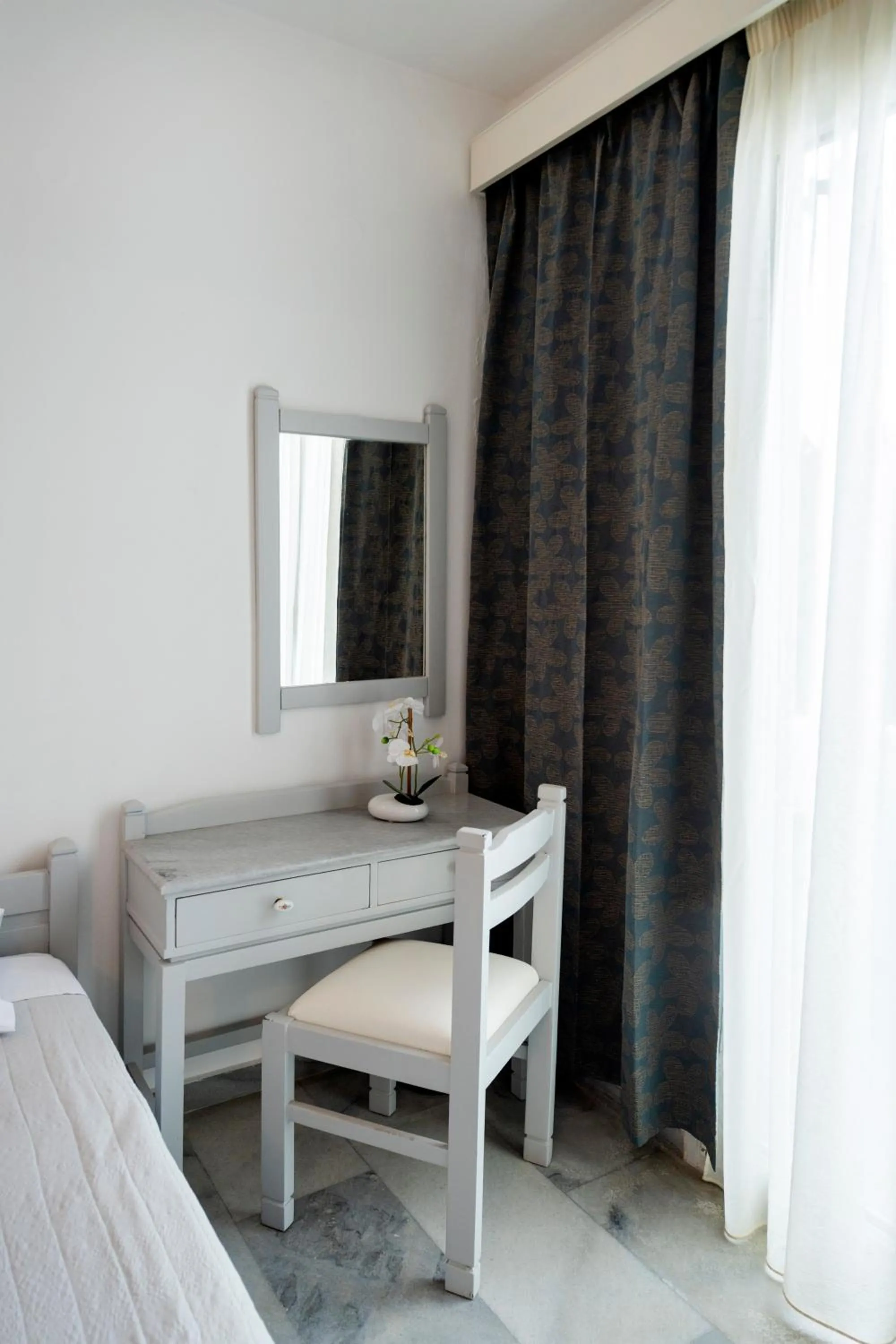 Bedroom, Bed in Hotel Aegeon