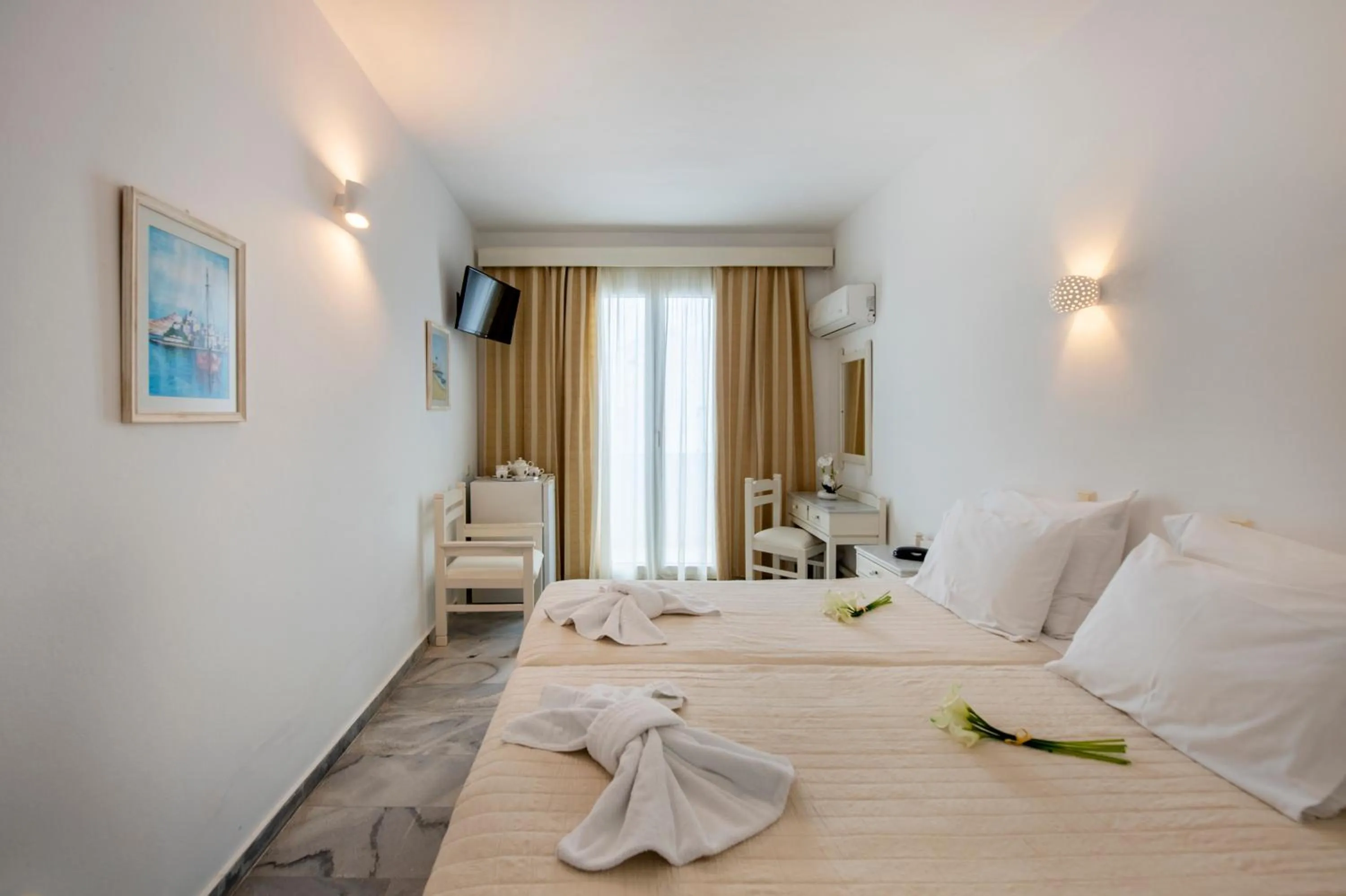 Bedroom, Bed in Hotel Aegeon