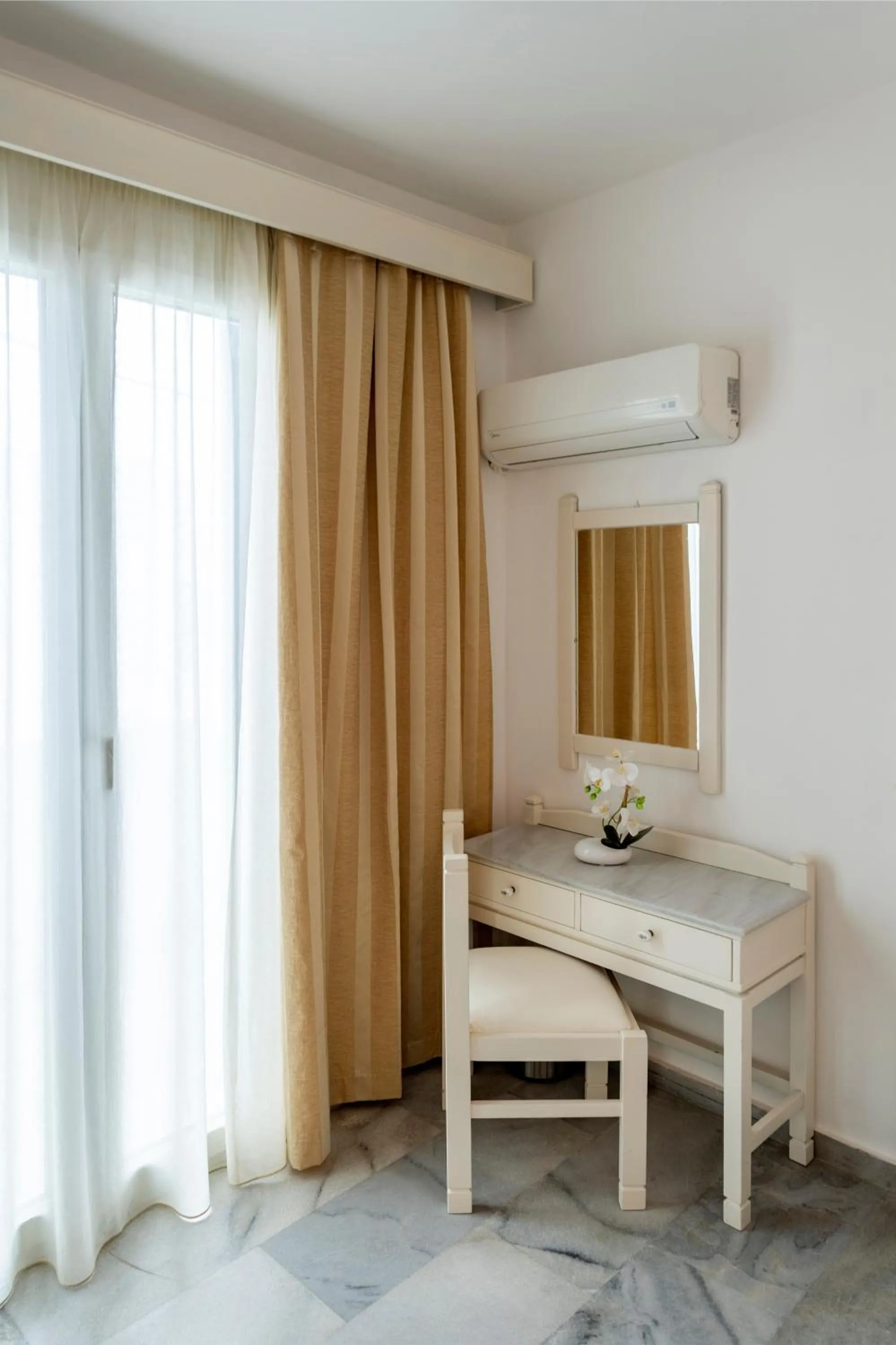 Seating area in Hotel Aegeon