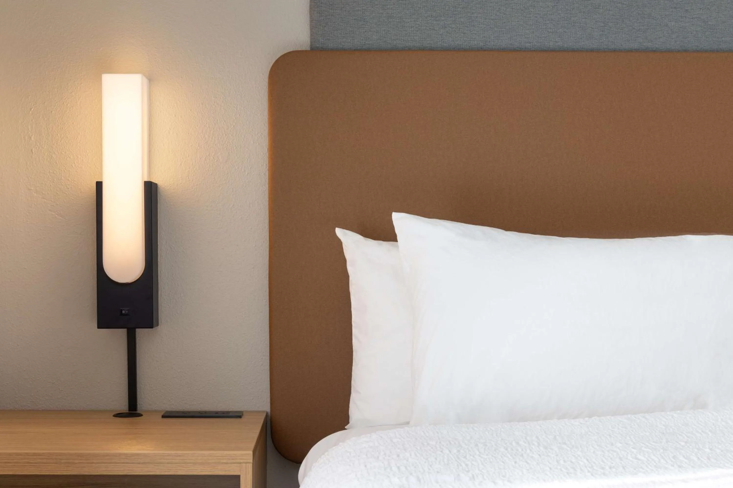 Bedroom, Bed in Hampton Inn & Suites Columbia South Fort Meade Area