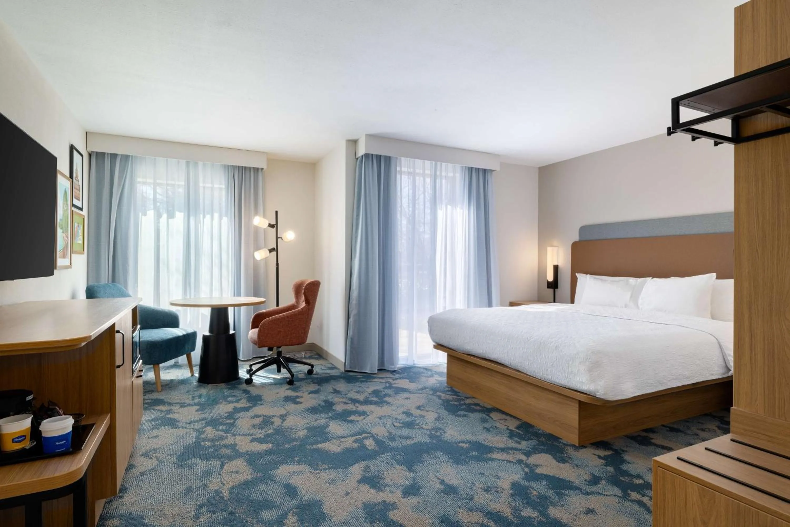 Bed in Hampton Inn & Suites Columbia South Fort Meade Area